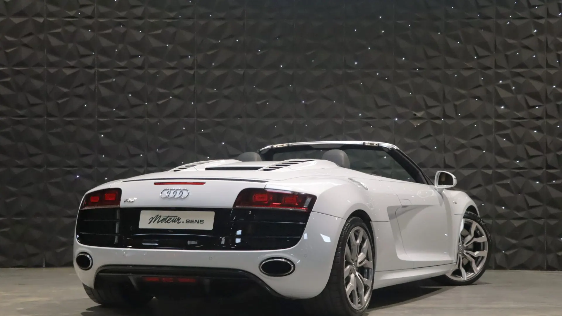 Audi R8 — photo 2