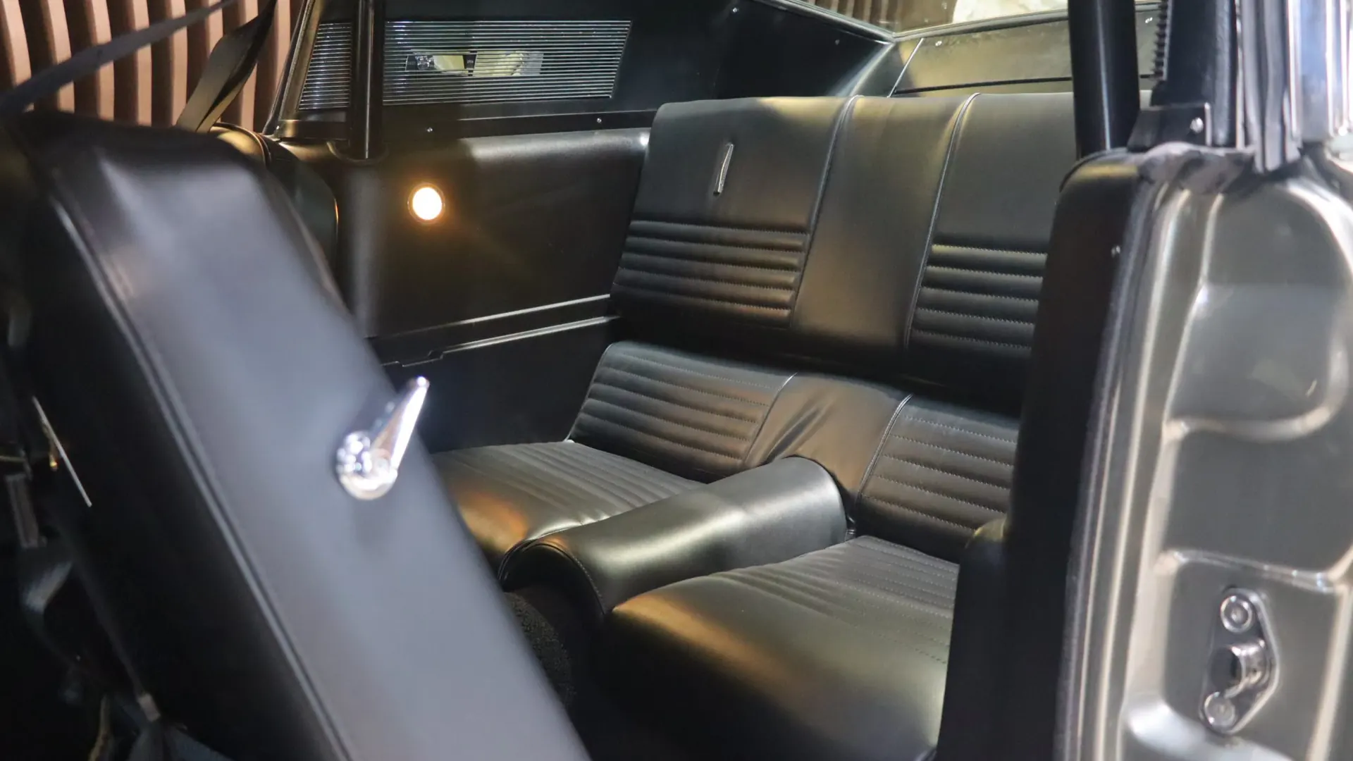 Ford Mustang — photo 34
