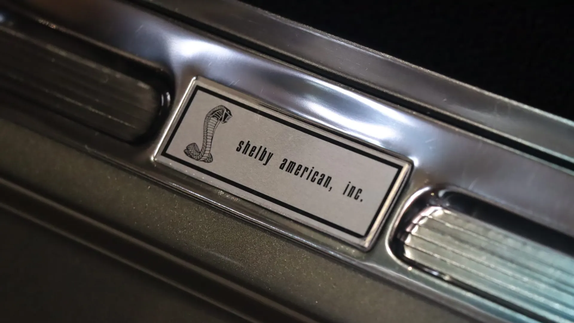 Ford Mustang — photo 12