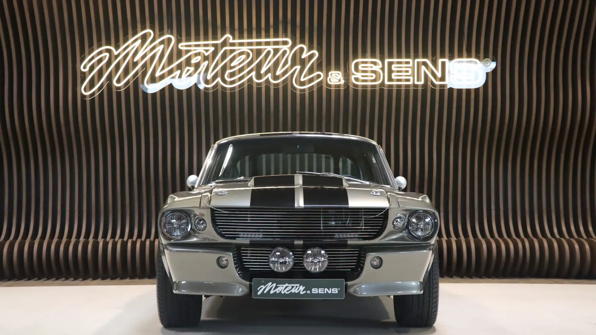 Ford Mustang — photo 3