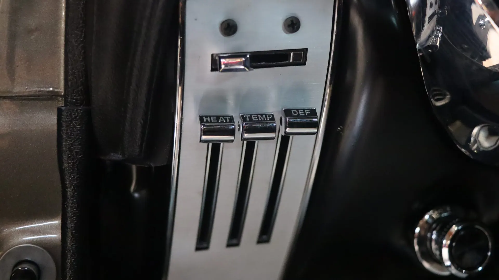 Ford Mustang — photo 16