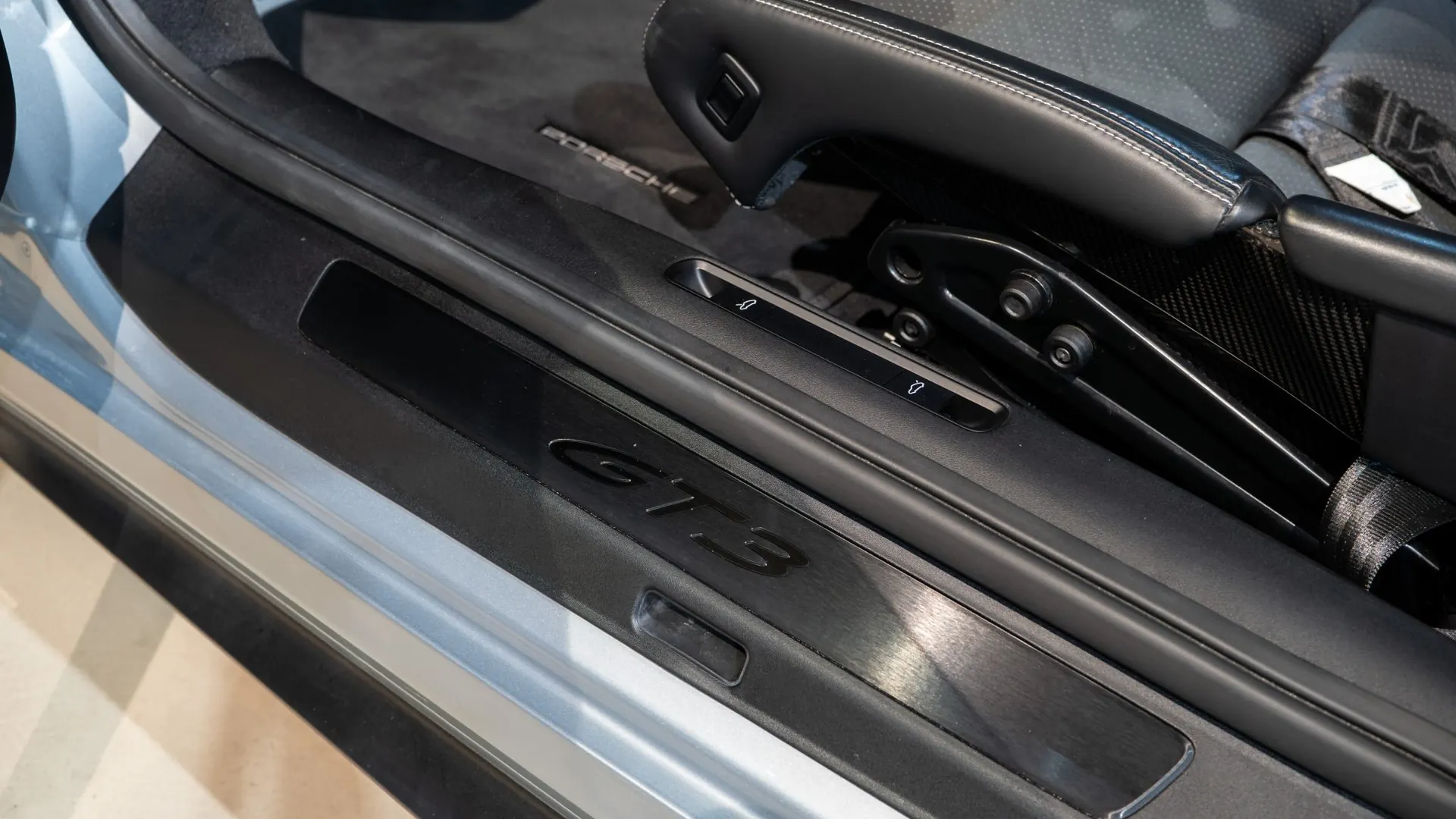 Porsche 911 — photo 12