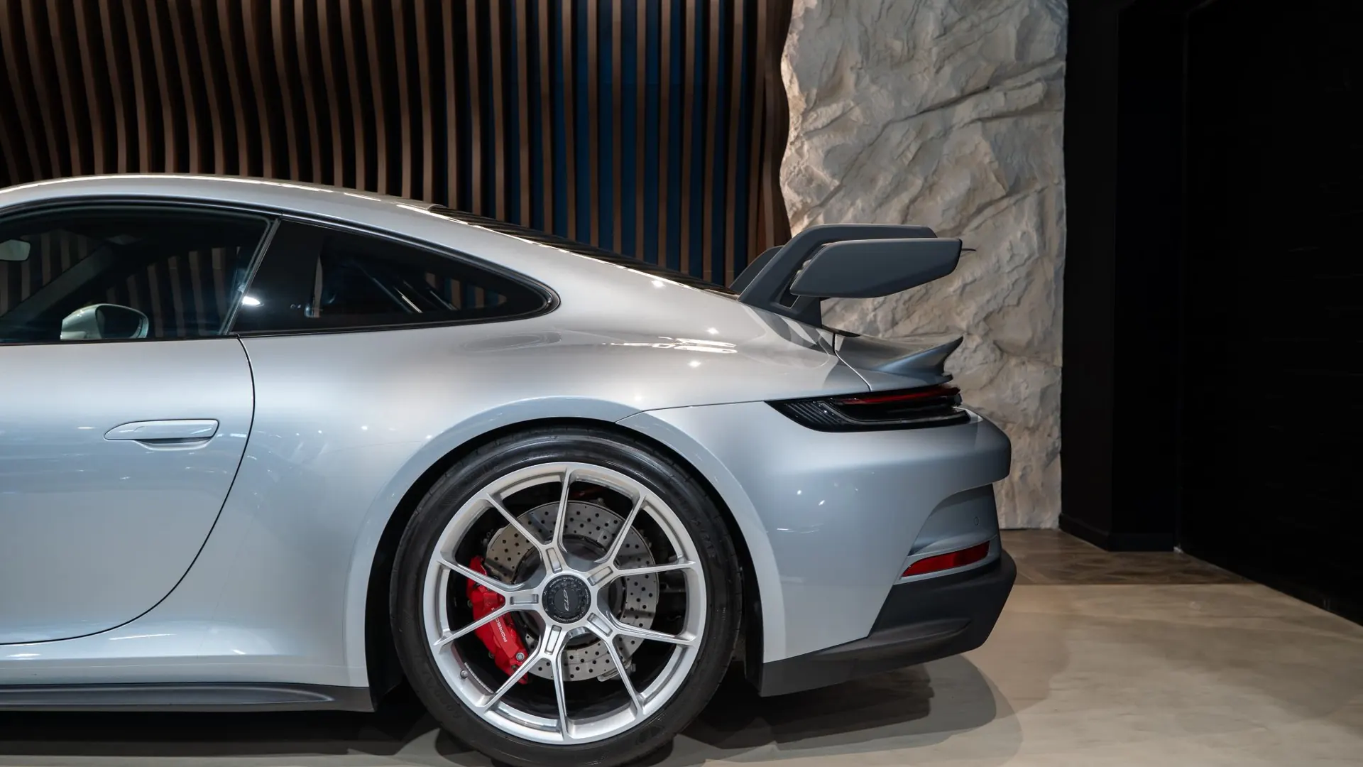 Porsche 911 — photo 34