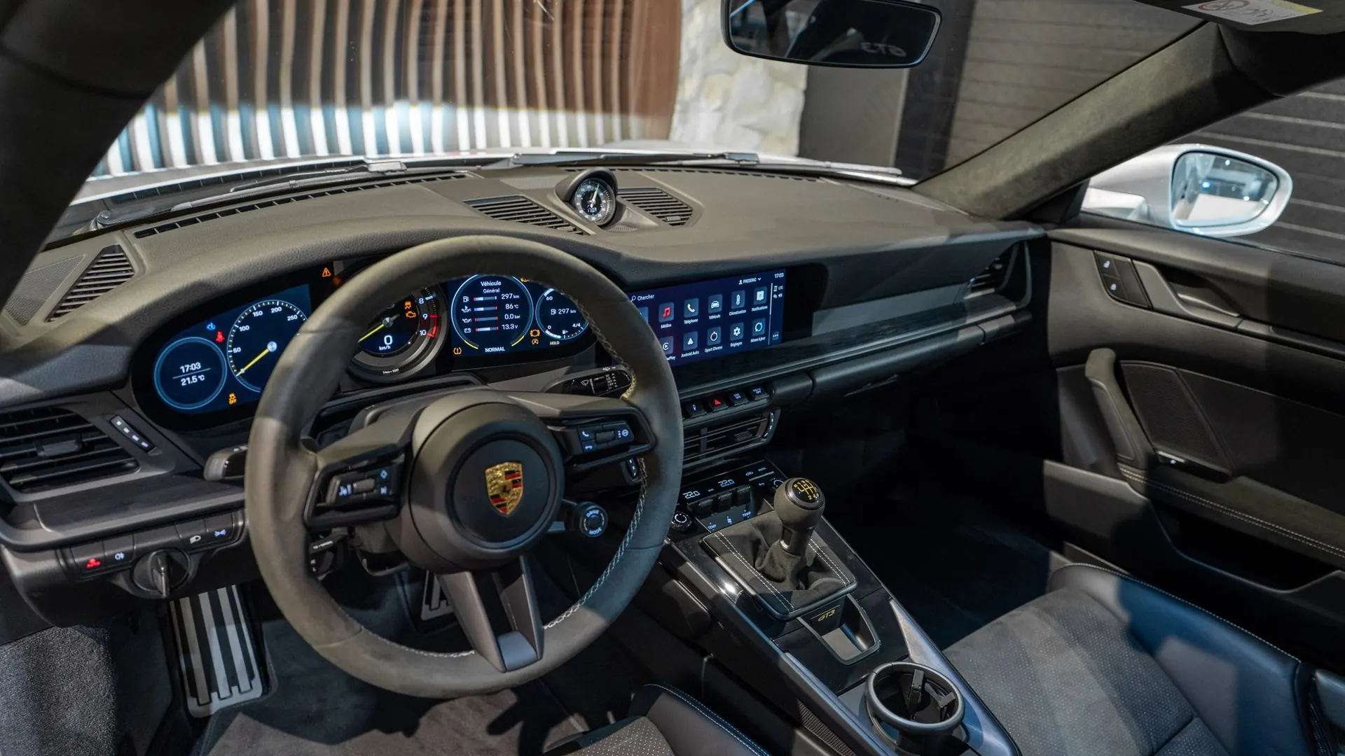 Porsche 911 — photo 28