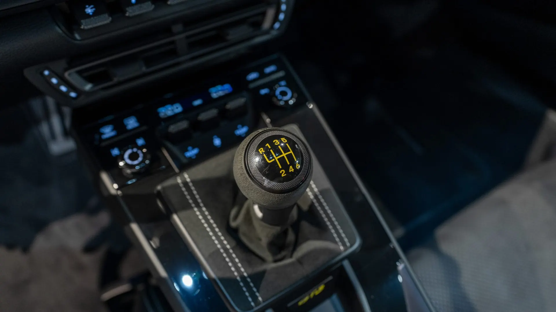 Porsche 911 — photo 22
