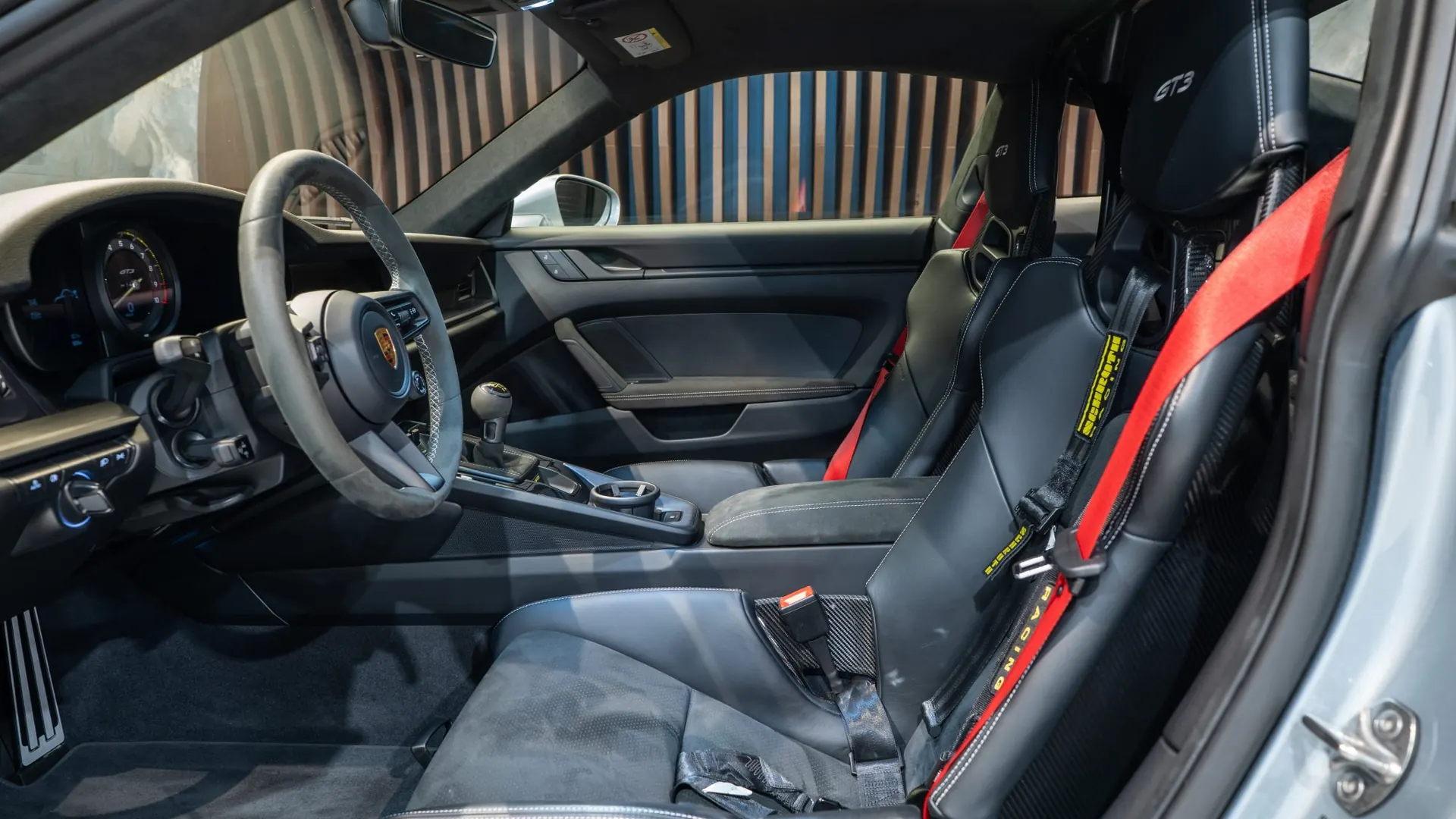 Porsche 911 — photo 9