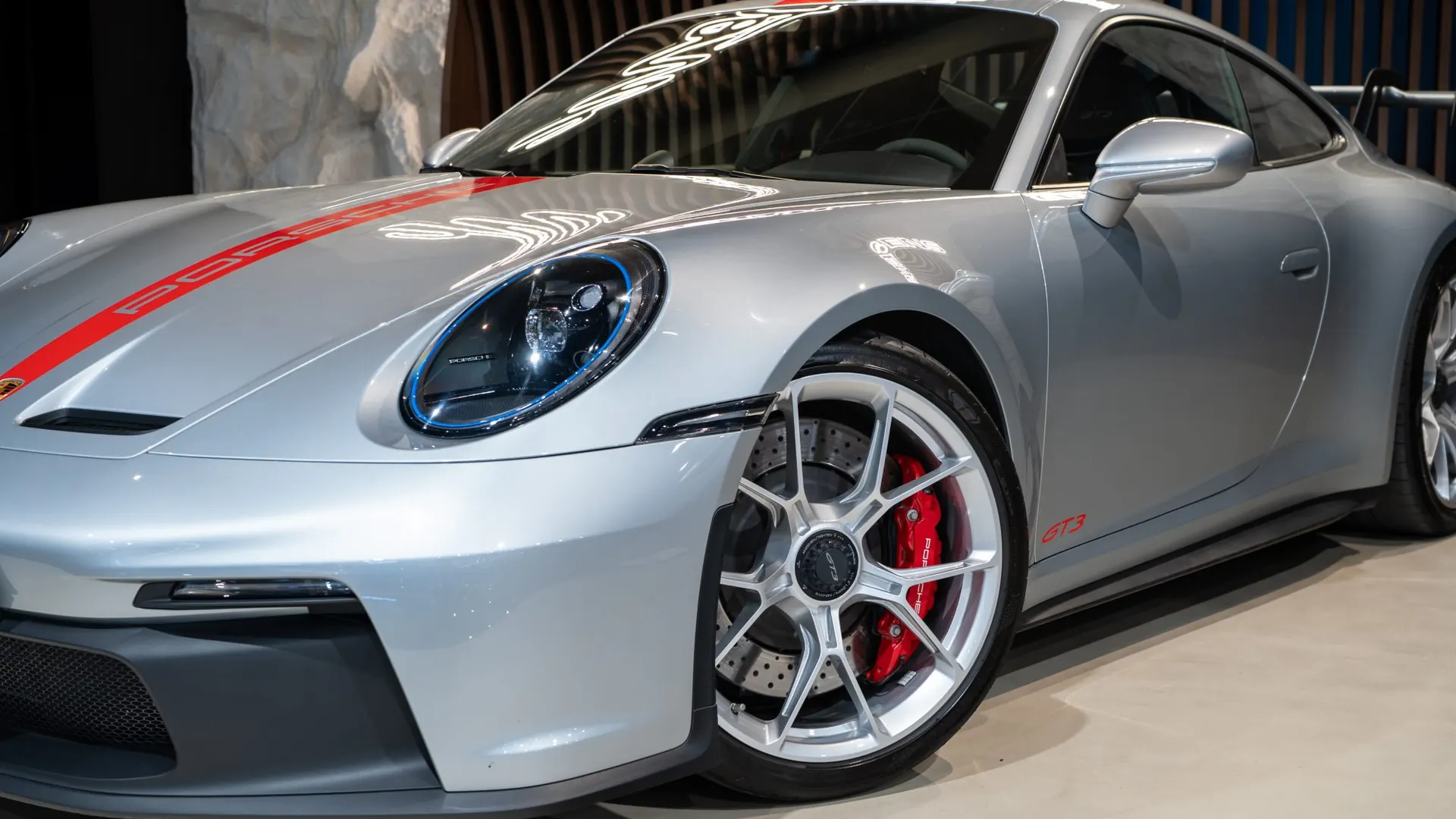 Porsche 911 — photo 37