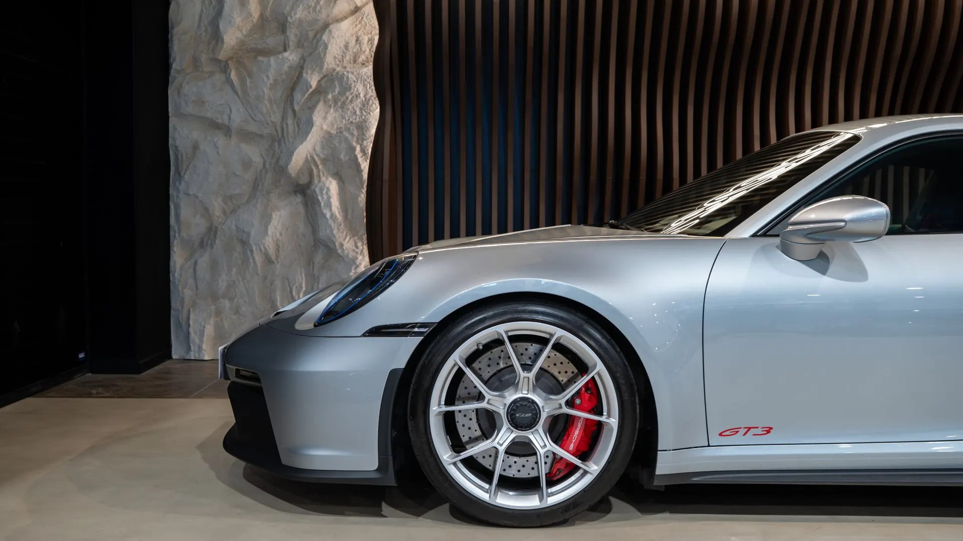 Porsche 911 — photo 33