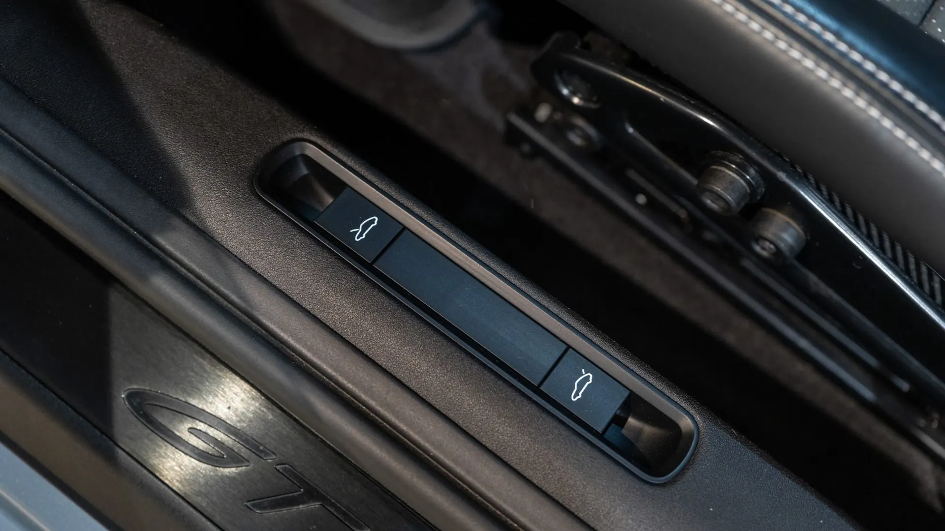 Porsche 911 — photo 29