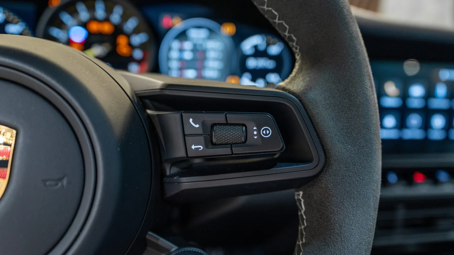 Porsche 911 — photo 16