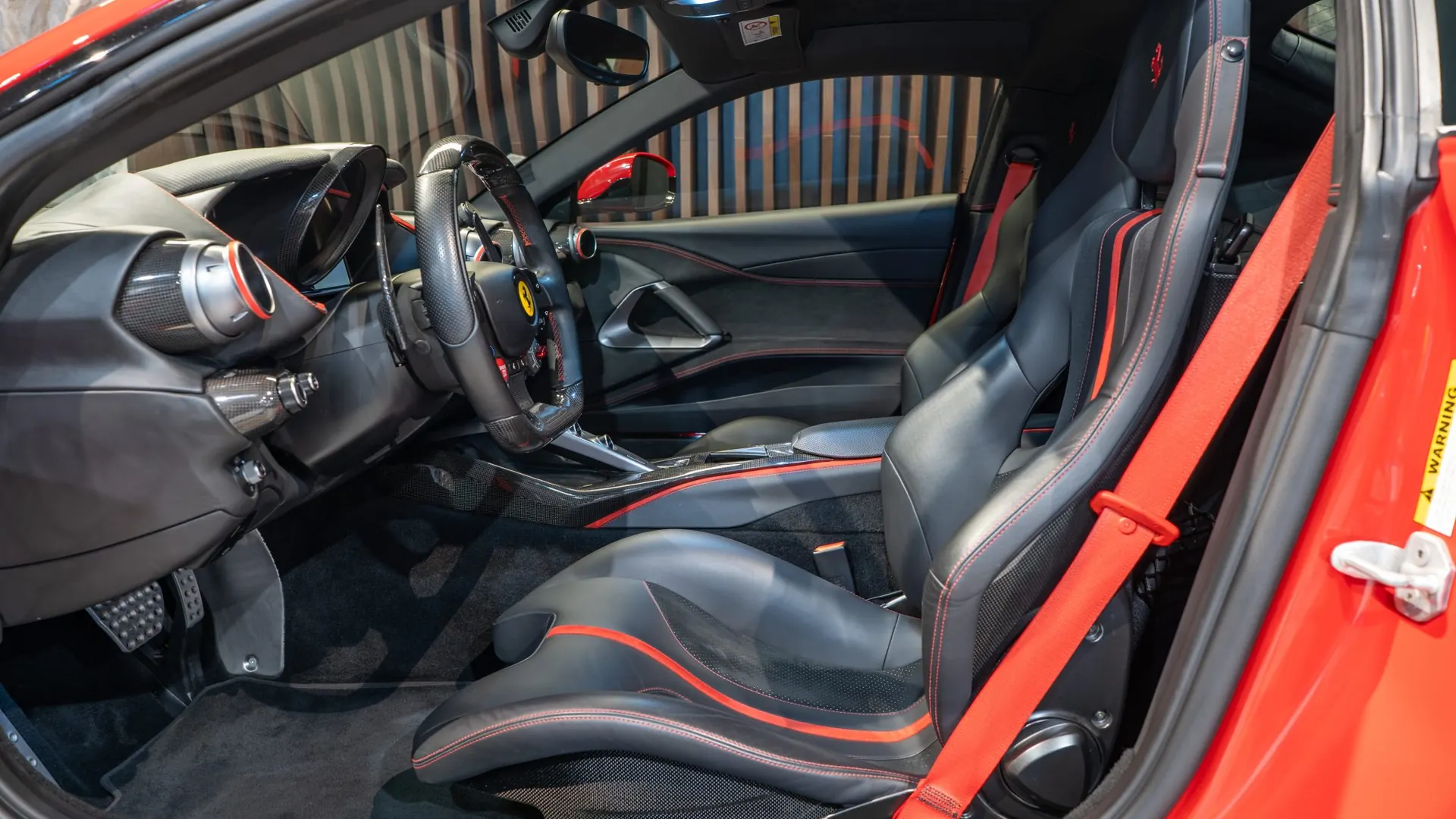 Ferrari 812 — photo 9
