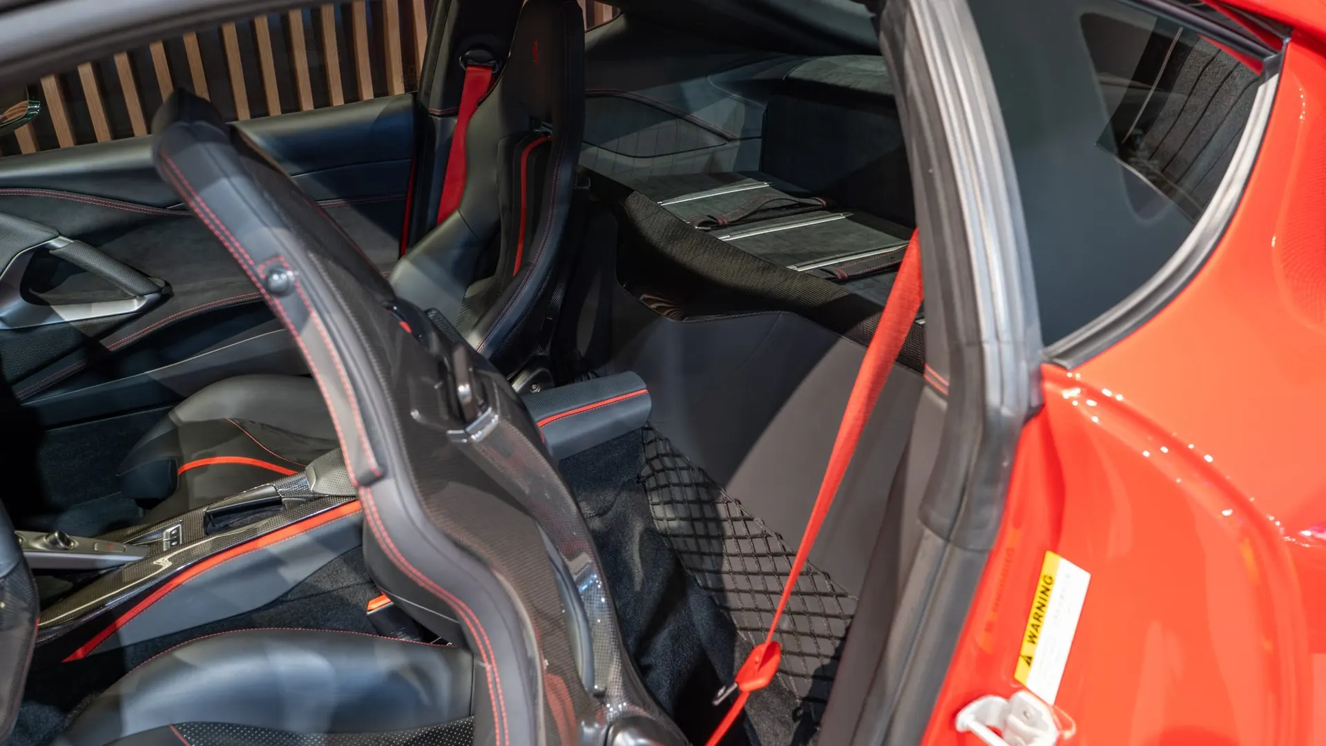Ferrari 812 — photo 15