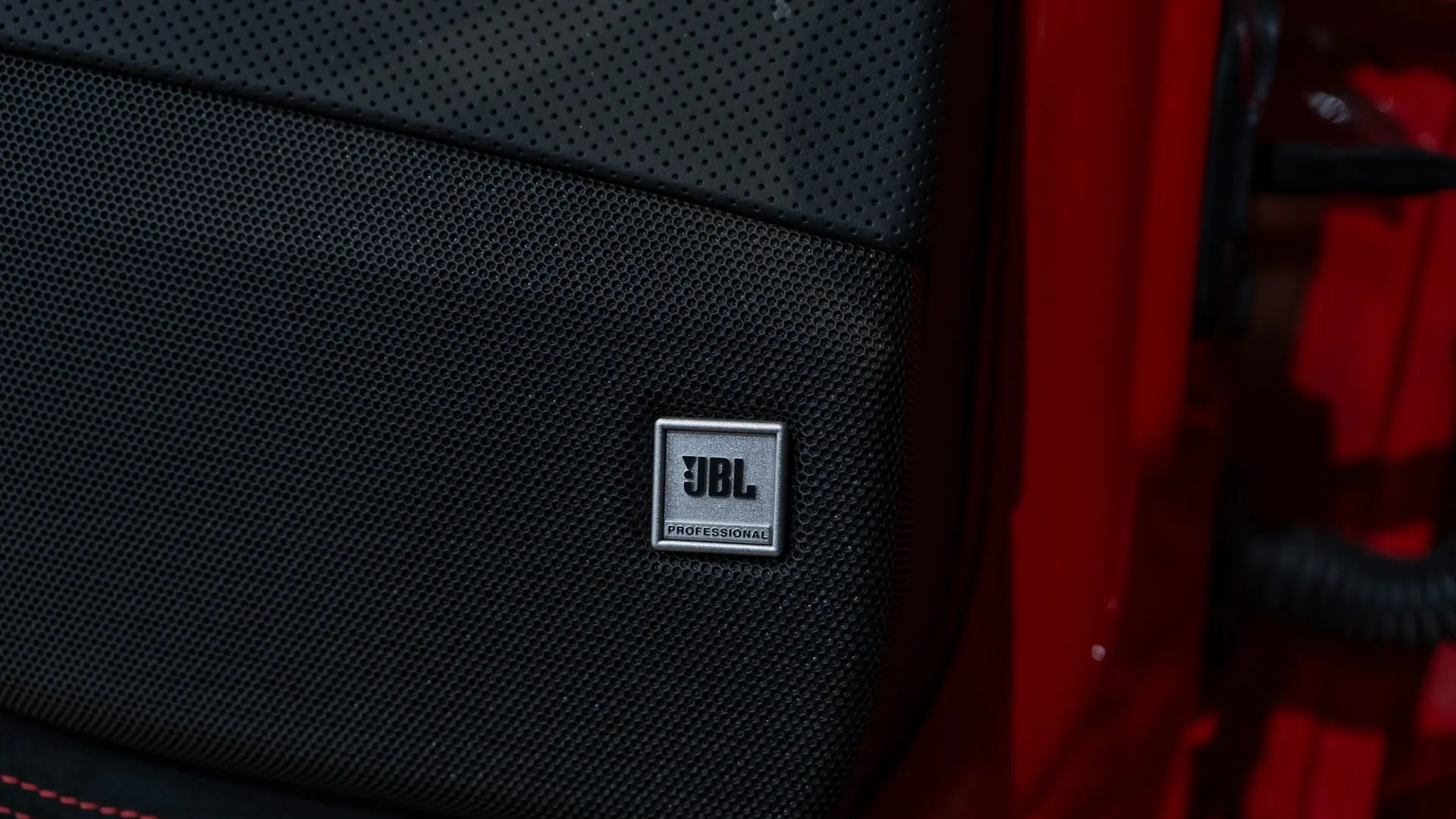 Ferrari 812 — photo 25