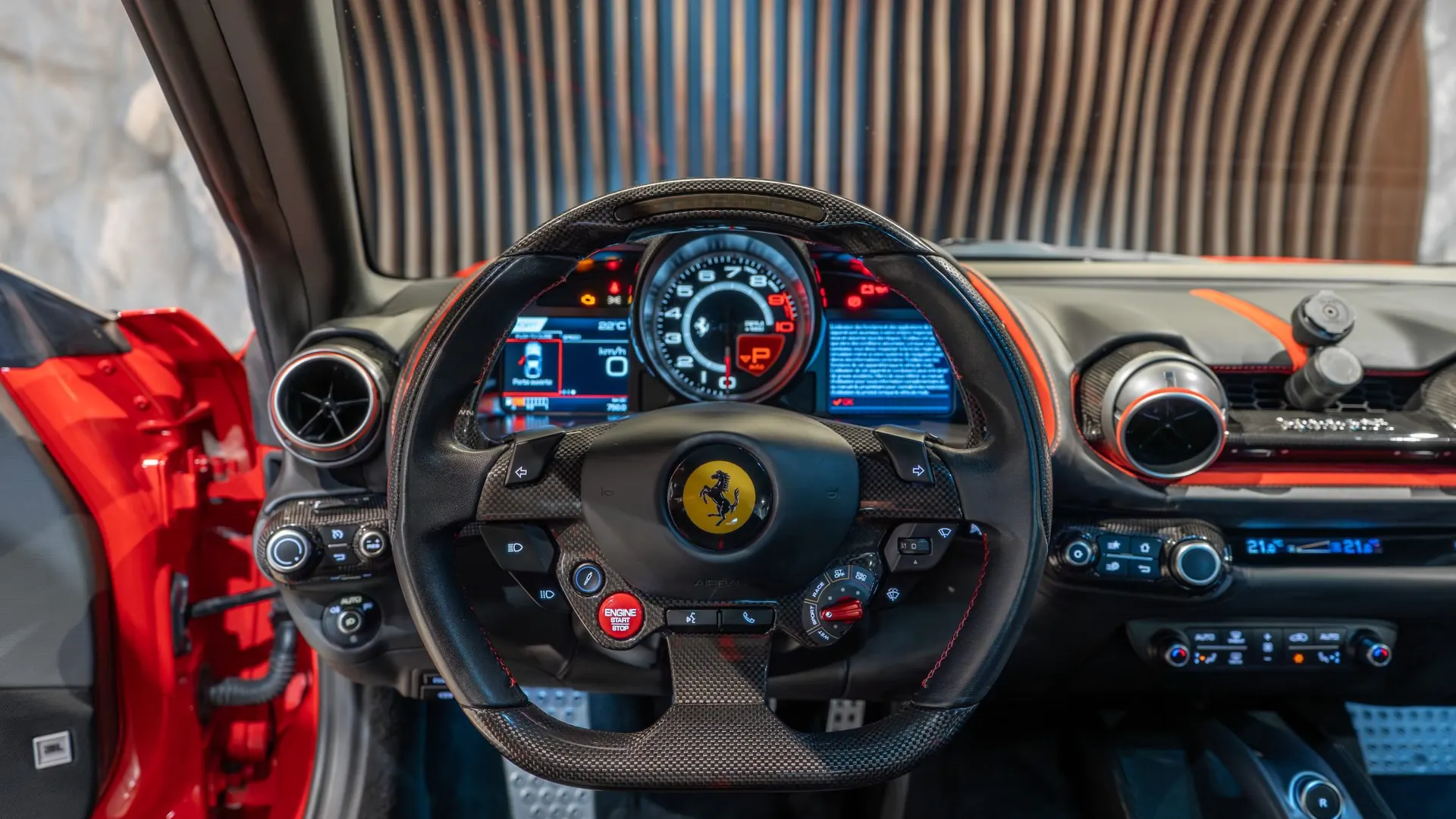 Ferrari 812 — photo 6