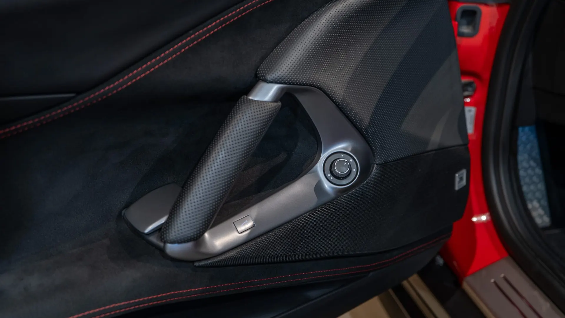 Ferrari 812 — photo 17