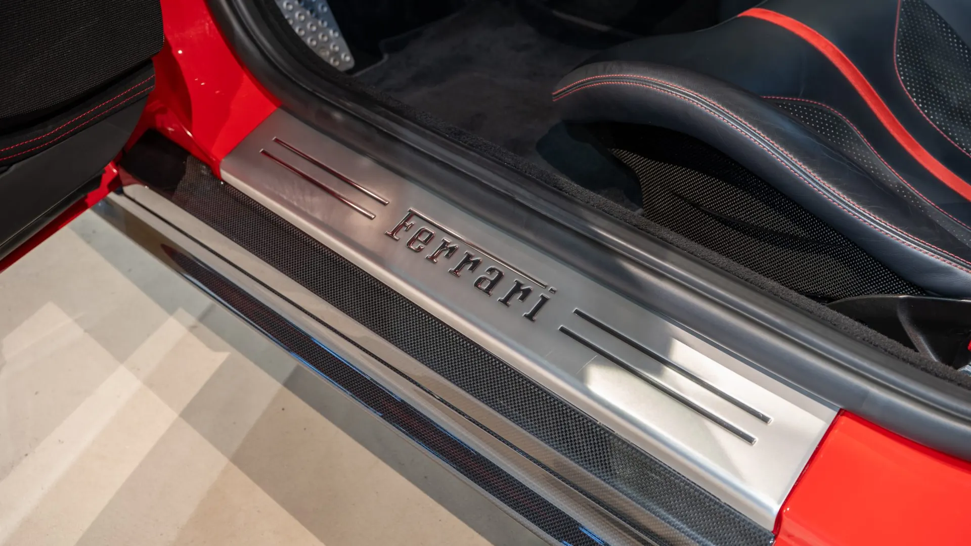 Ferrari 812 — photo 12