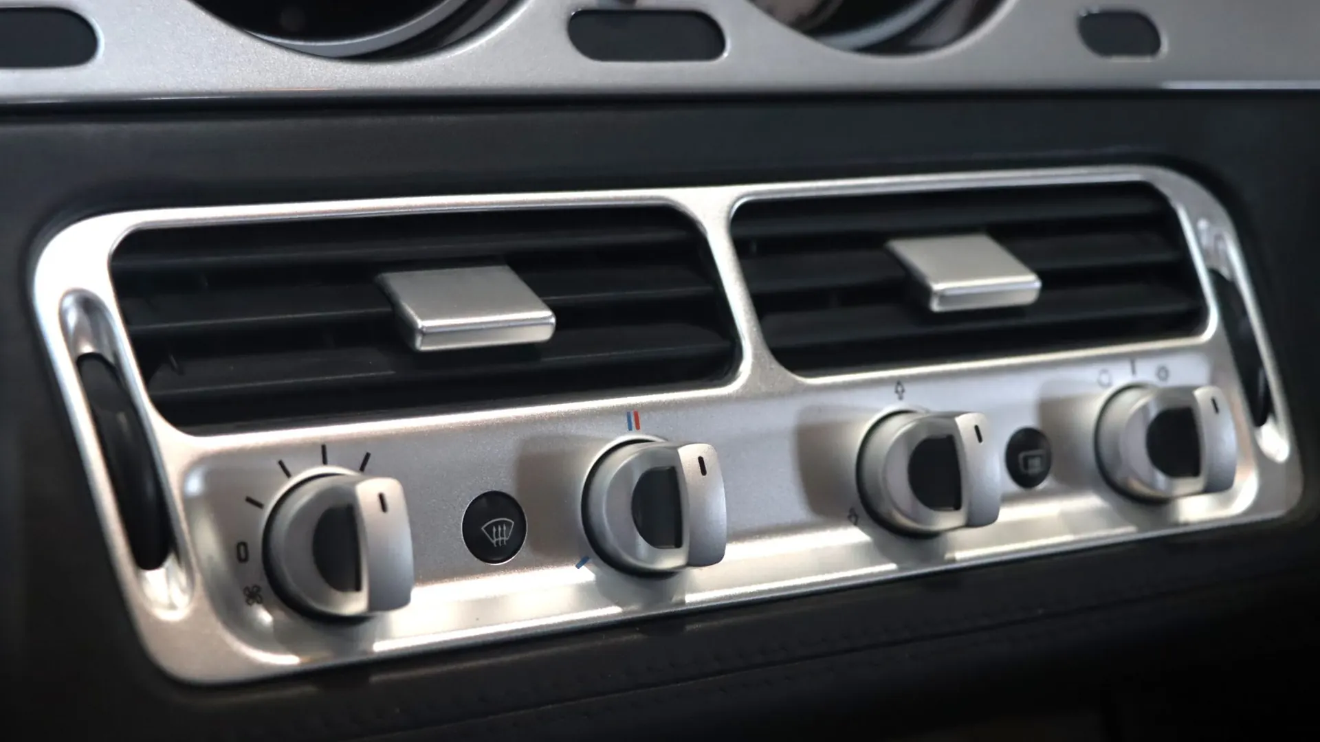 BMW Z8 — photo 21