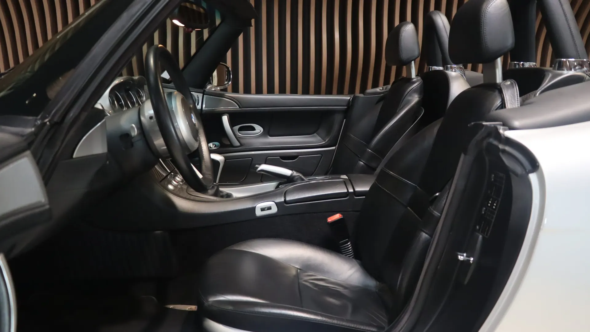 BMW Z8 — photo 7