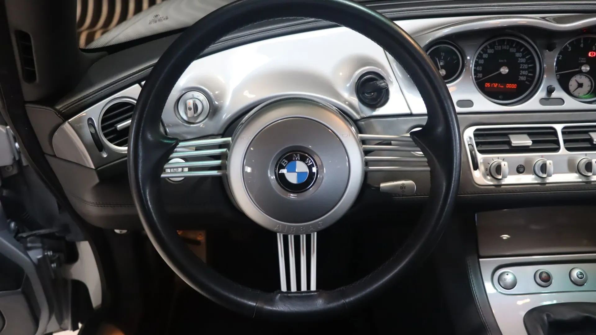 BMW Z8 — photo 9