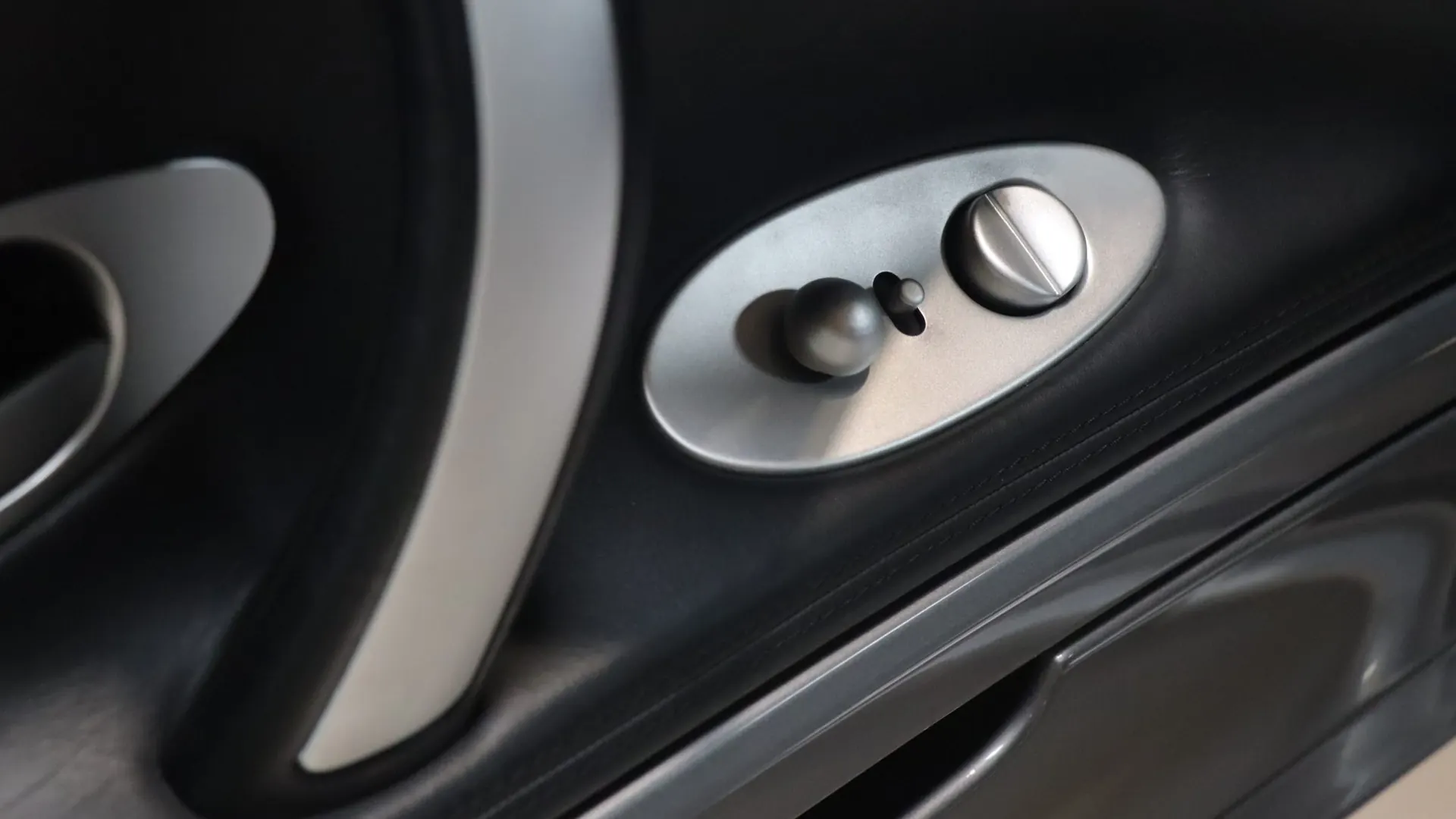 BMW Z8 — photo 11