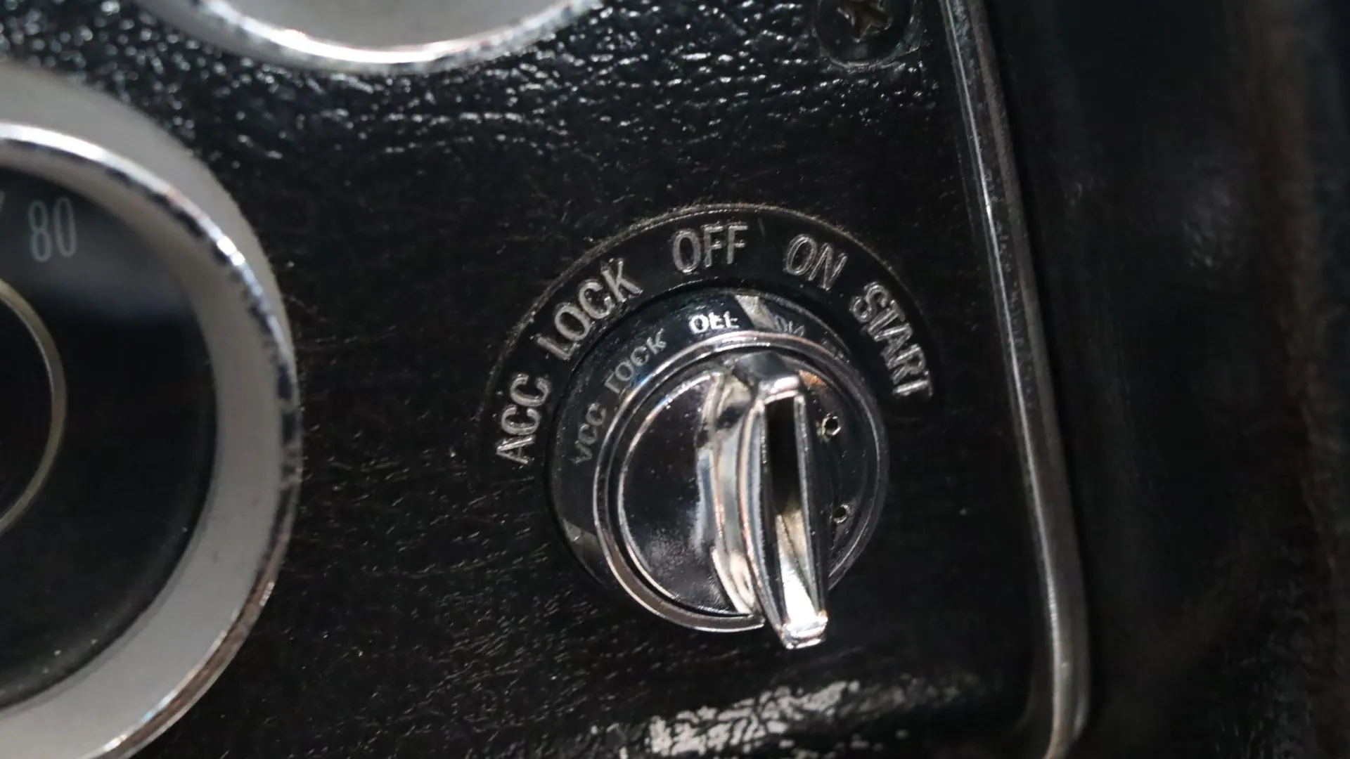 Chevrolet CHEVROLET — photo 15