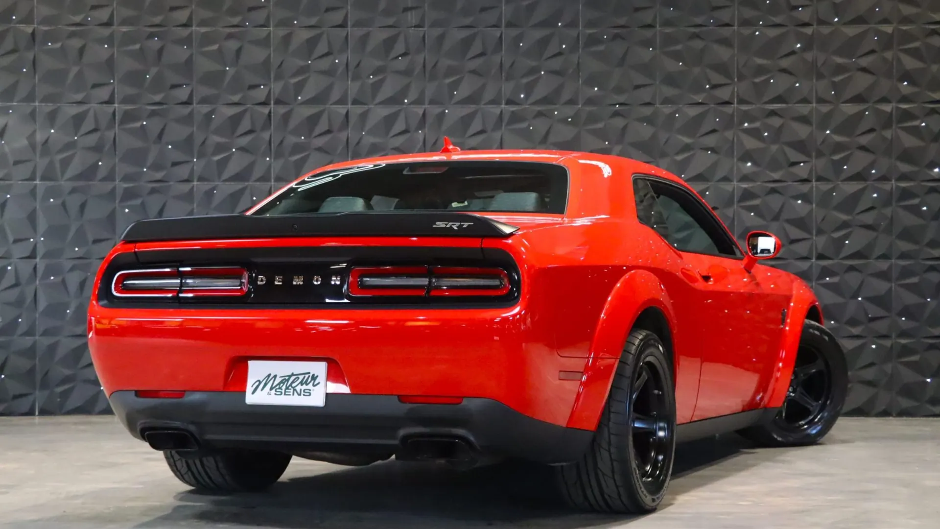Dodge CHALLENGER — photo 2