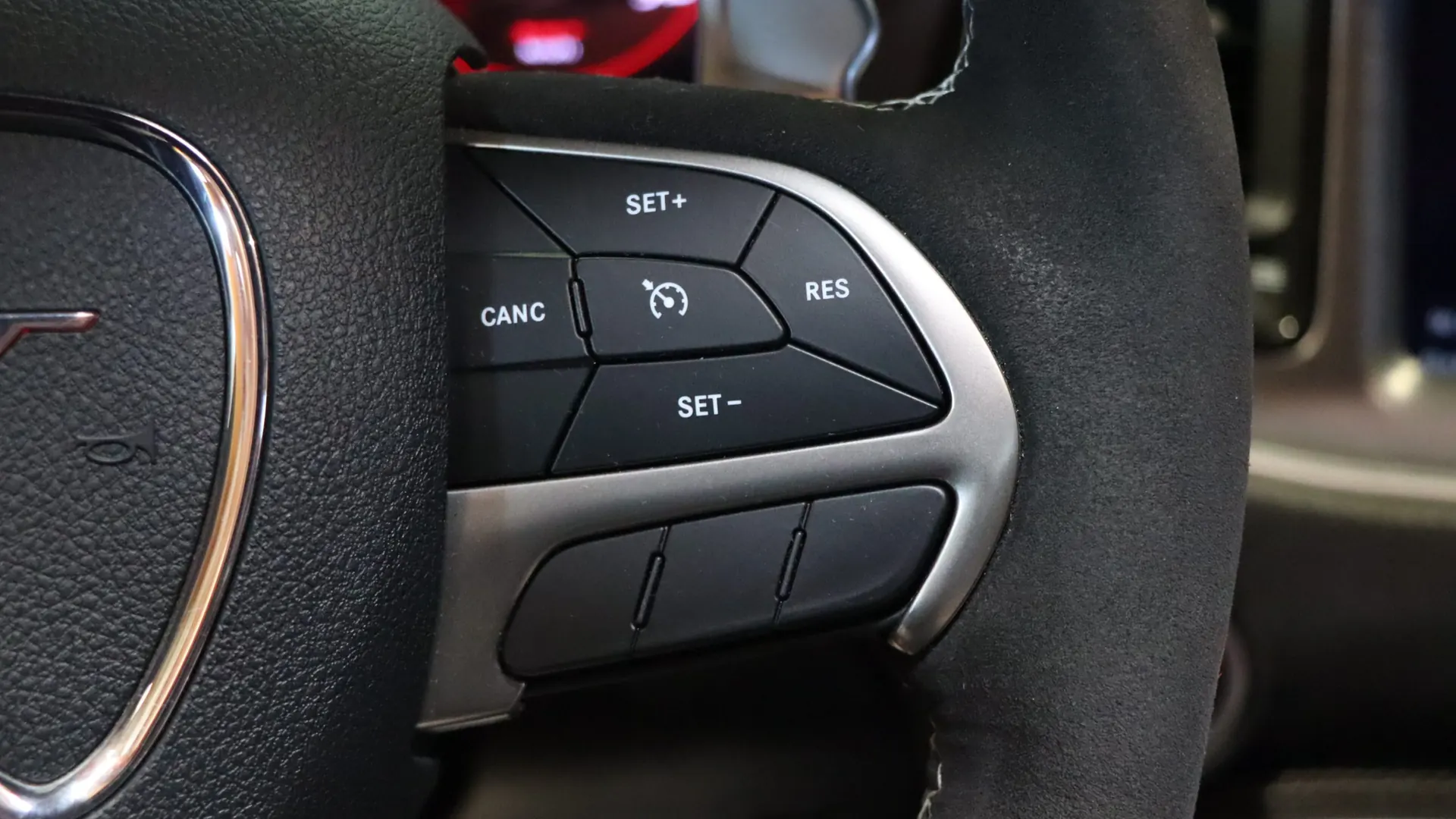 Dodge CHALLENGER — photo 21