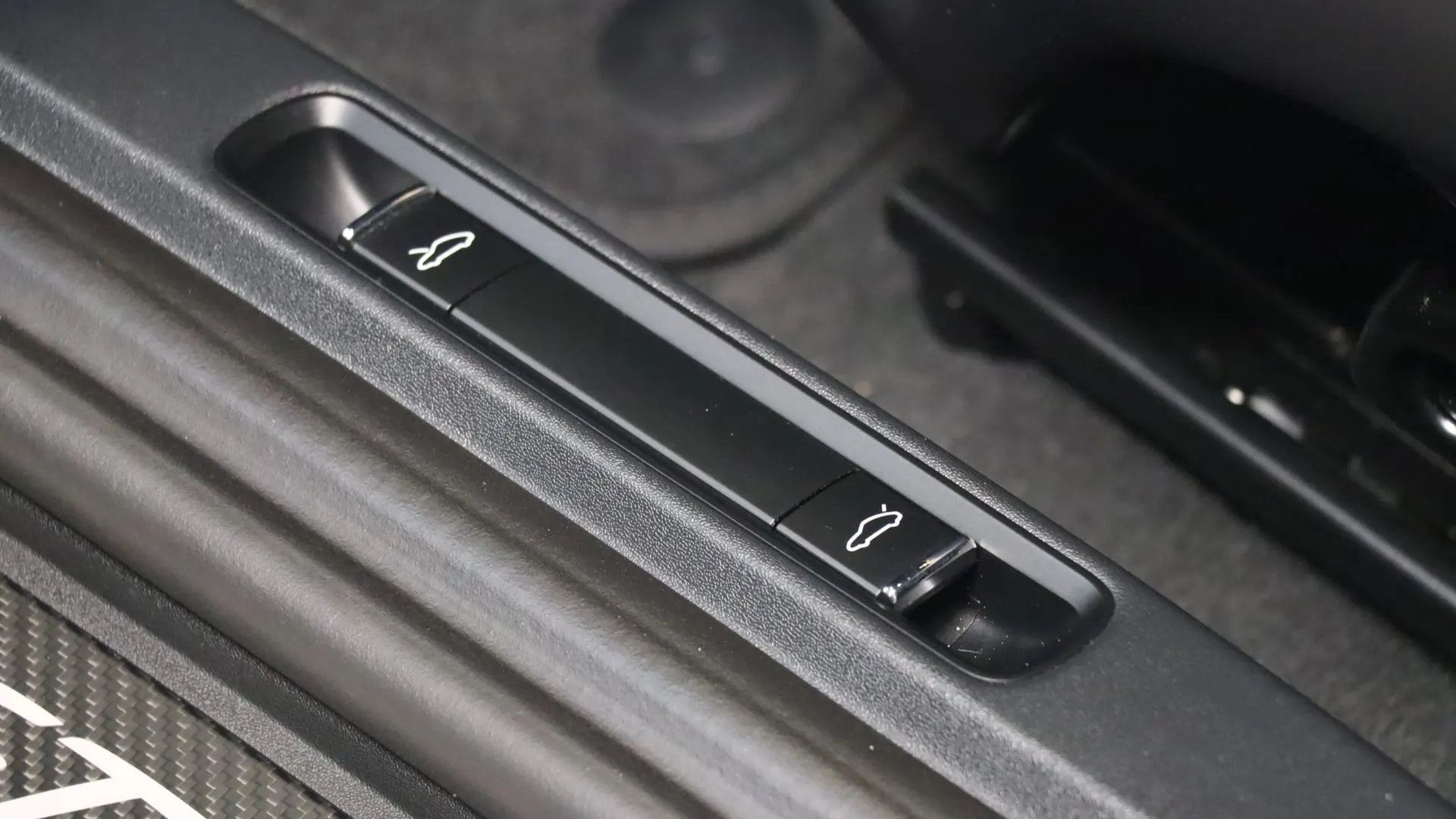 Porsche 718 — photo 13