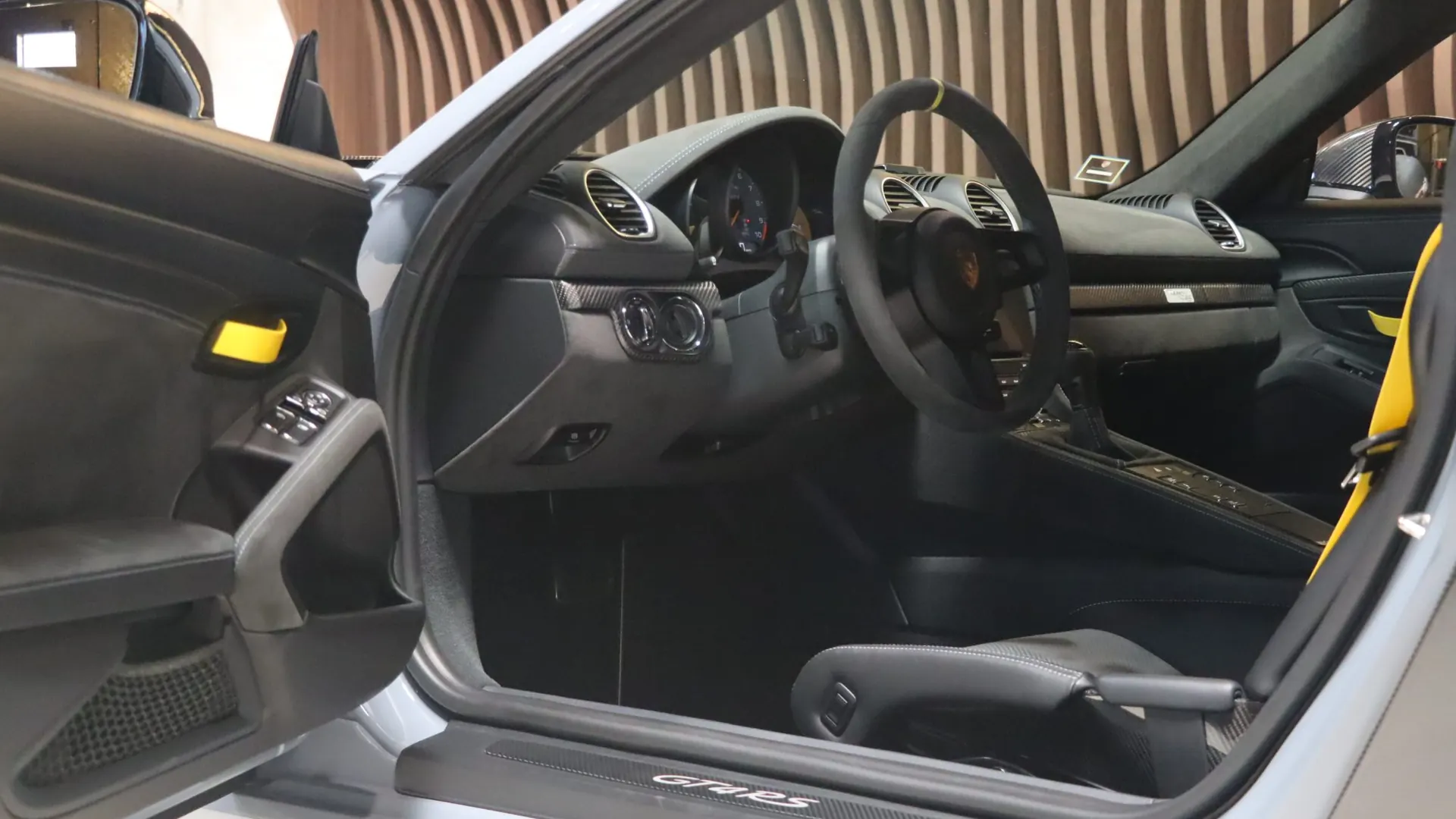 Porsche 718 — photo 8