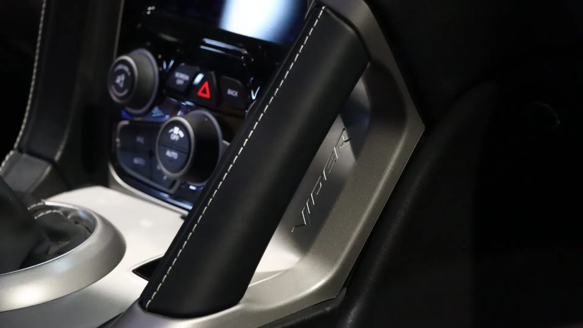 Dodge VIPER — photo 29