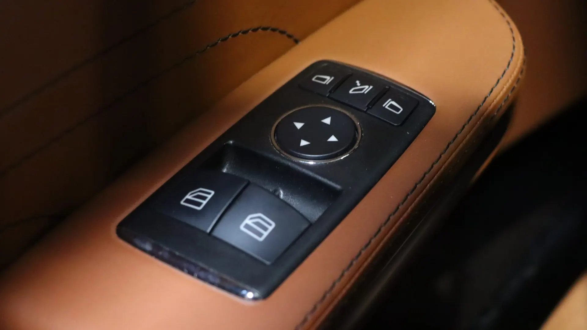 Mercedes SLS — photo 12