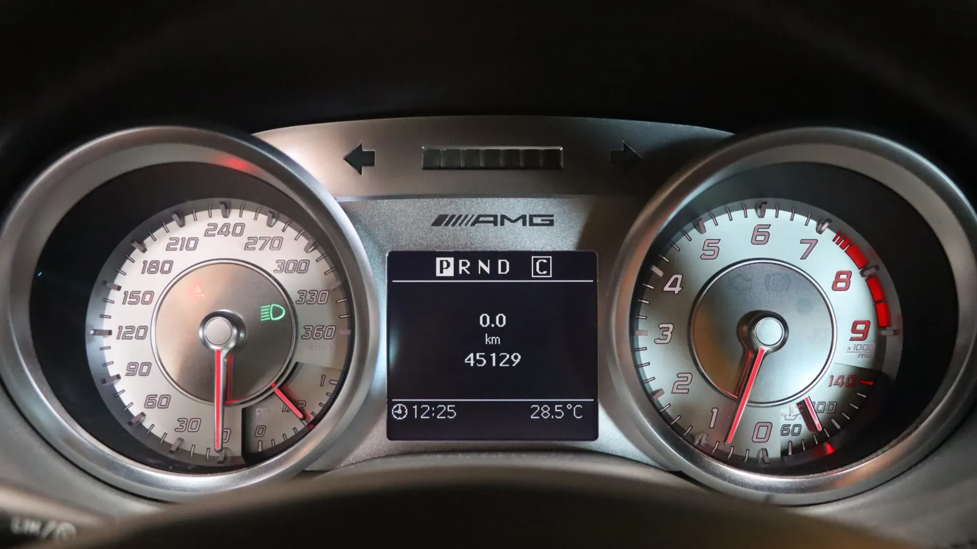 Mercedes SLS — photo 23