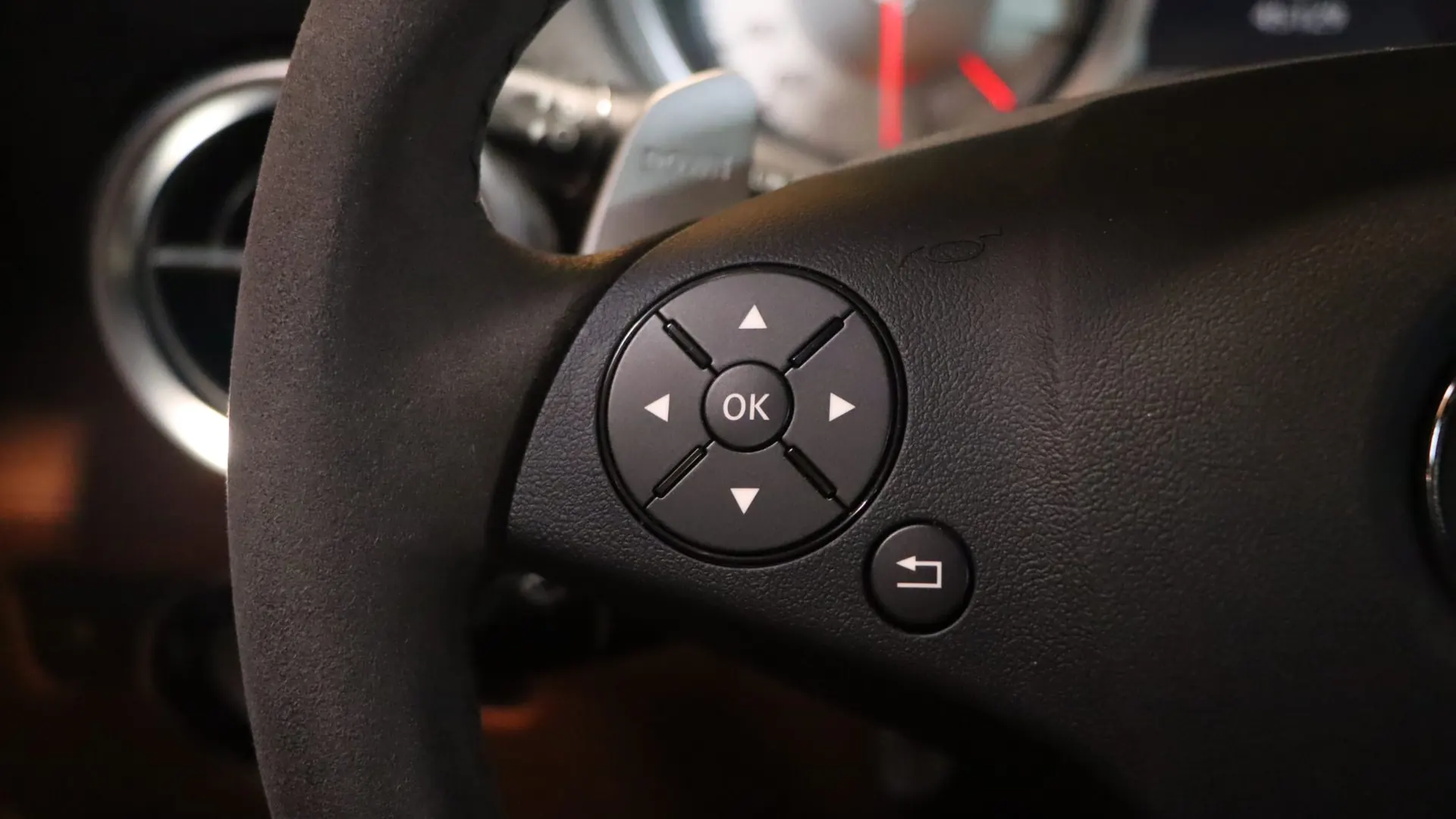 Mercedes SLS — photo 18