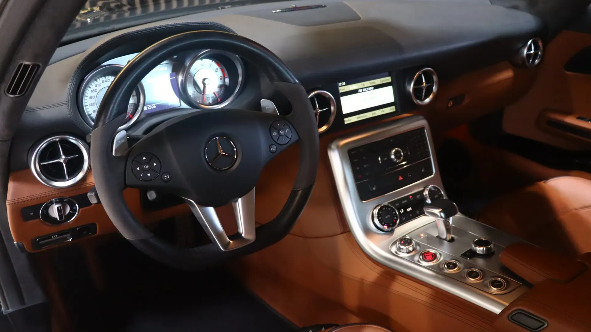 Mercedes SLS — photo 15
