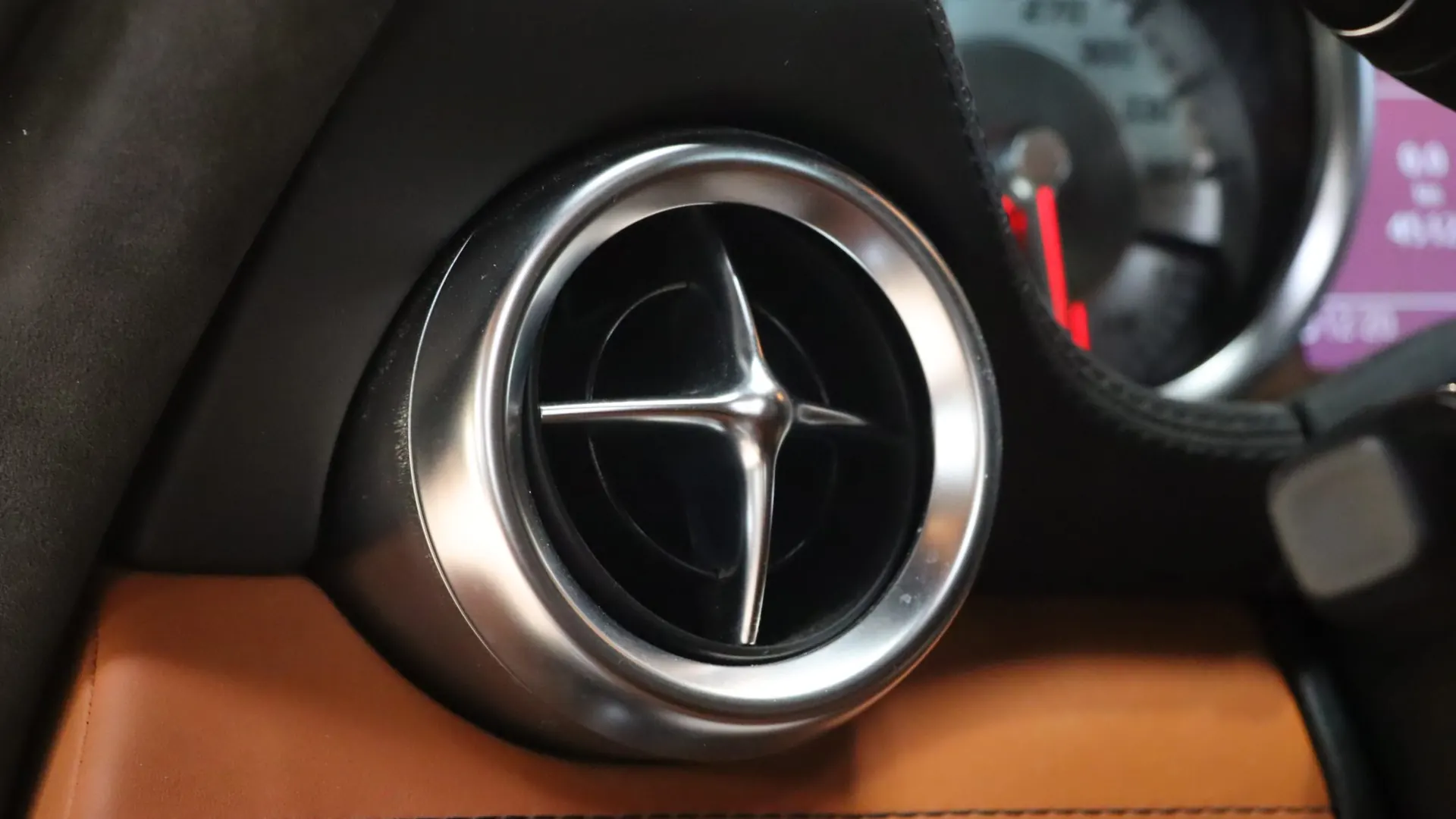 Mercedes SLS — photo 16