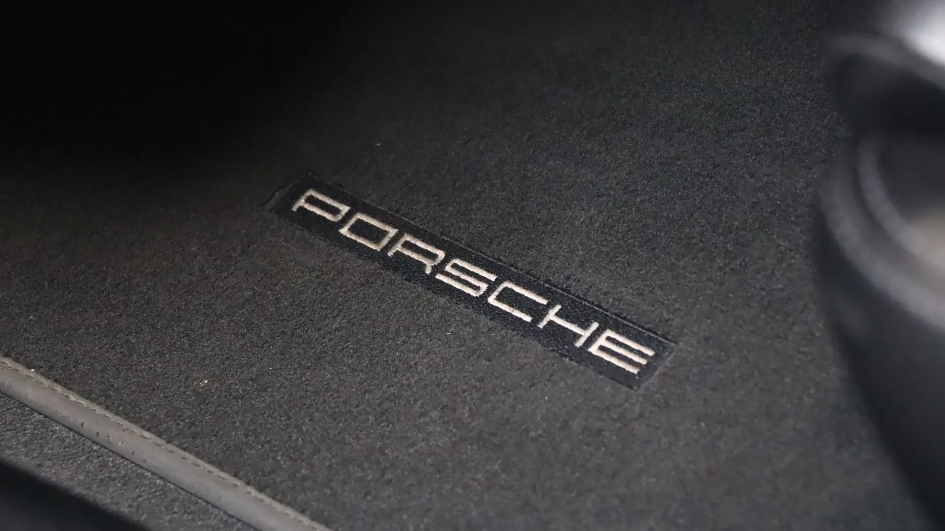 Porsche 911 — photo 14