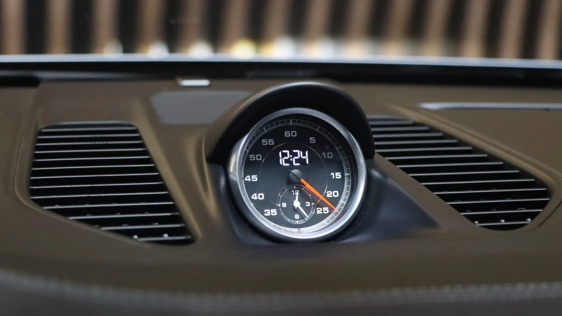 Porsche 911 — photo 25