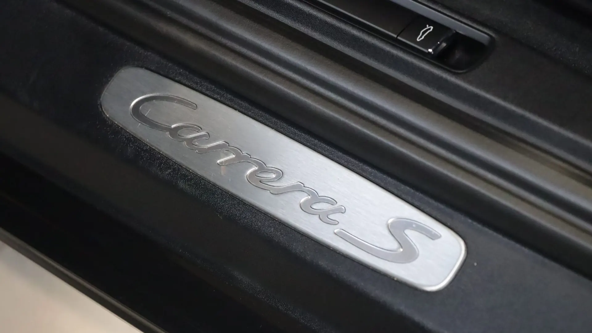Porsche 911 — photo 12