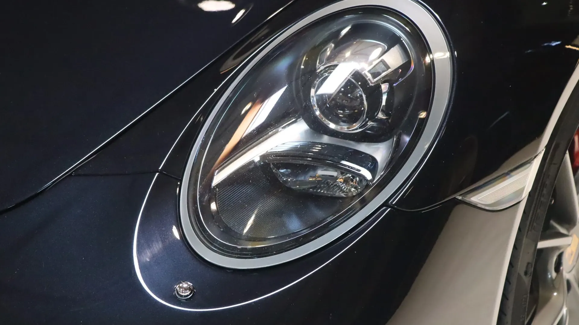Porsche 911 — photo 38