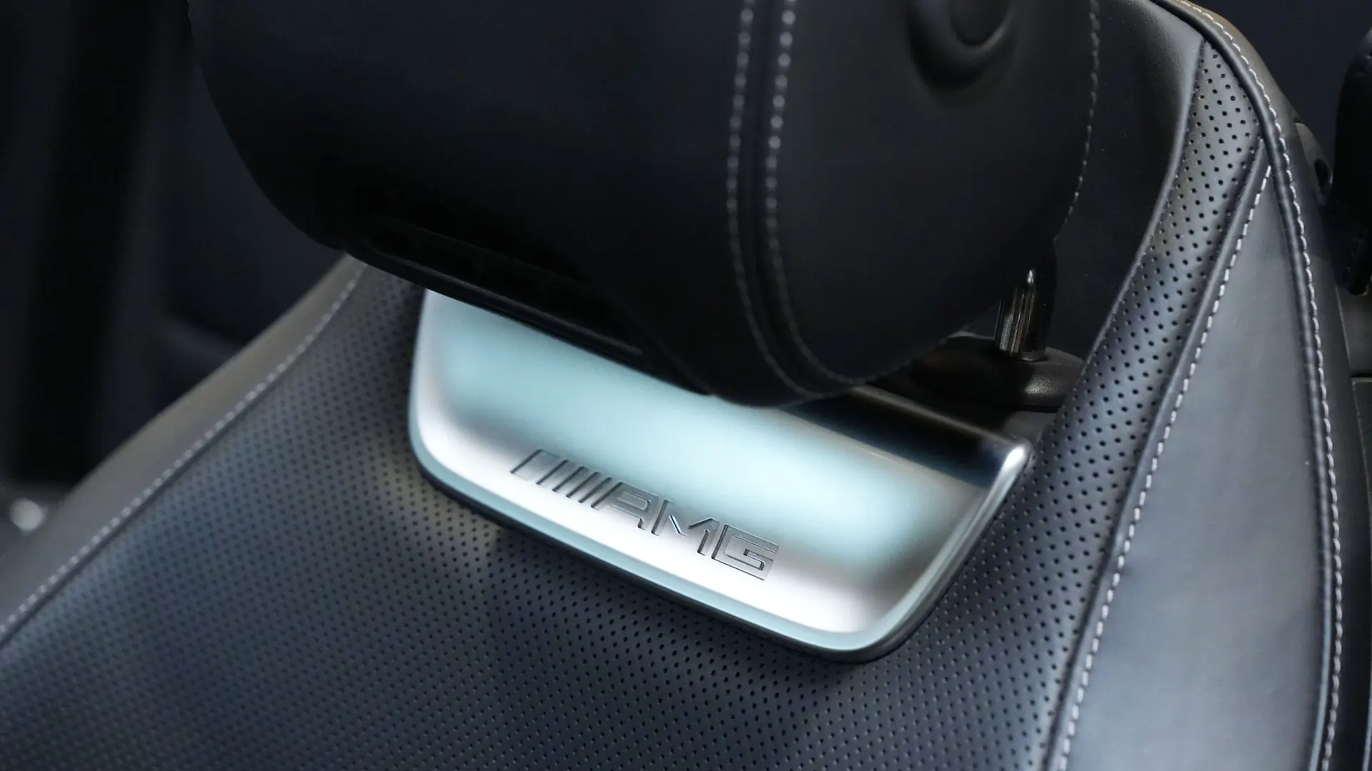 Mercedes SL63 — photo 28