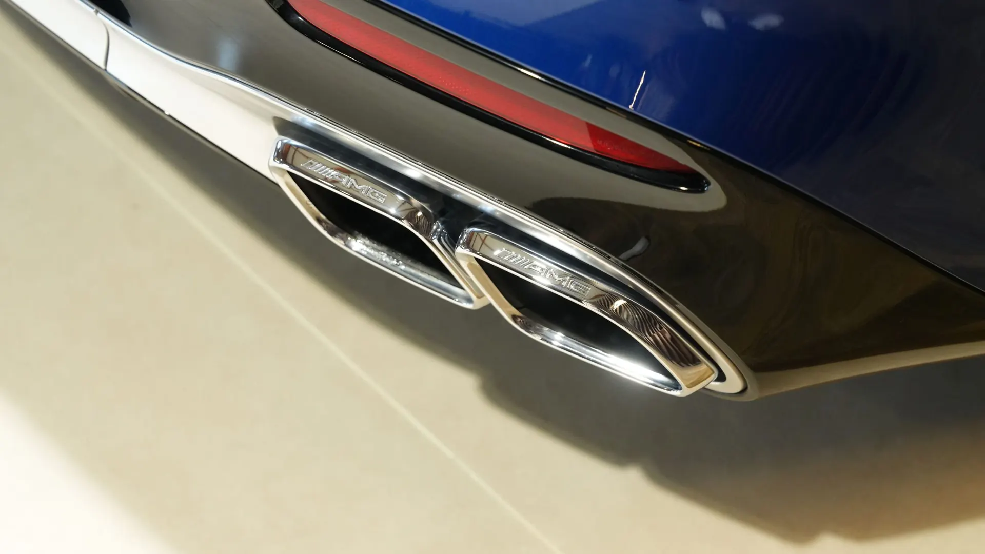 Mercedes SL63 — photo 40