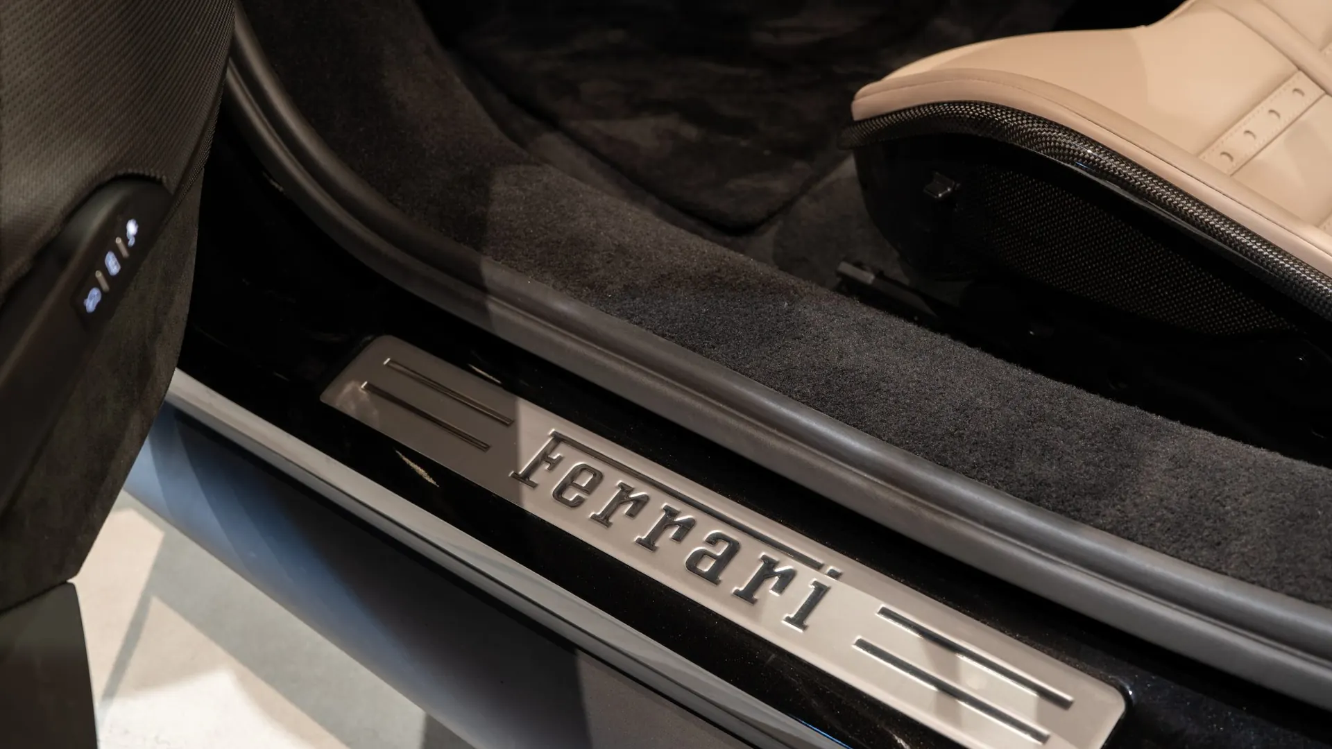 Ferrari 296 — photo 12