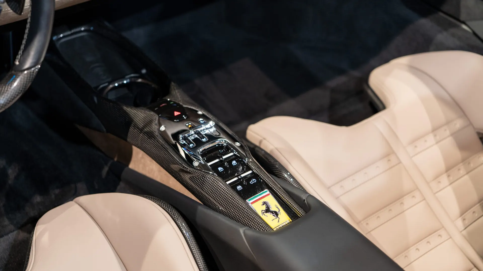 Ferrari 296 — photo 15