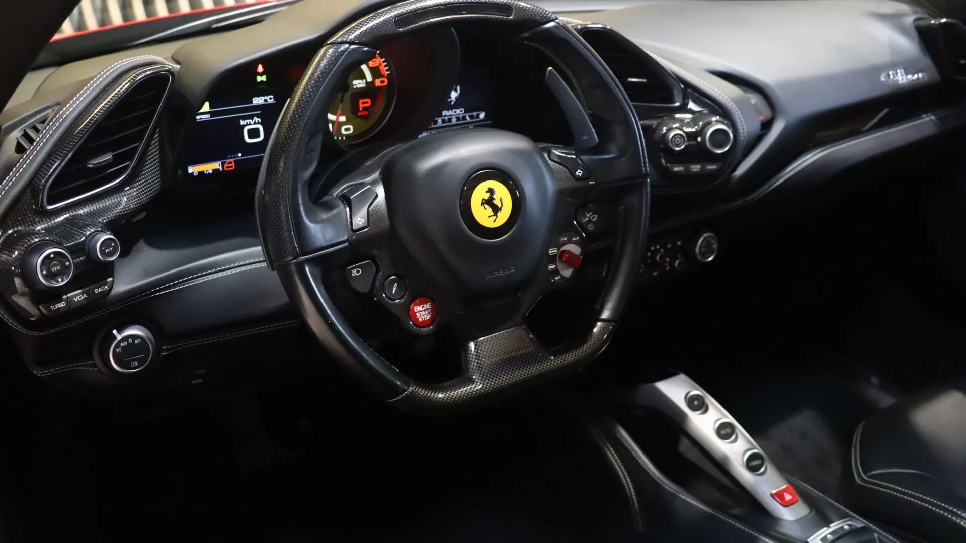 Ferrari 488 — photo 15