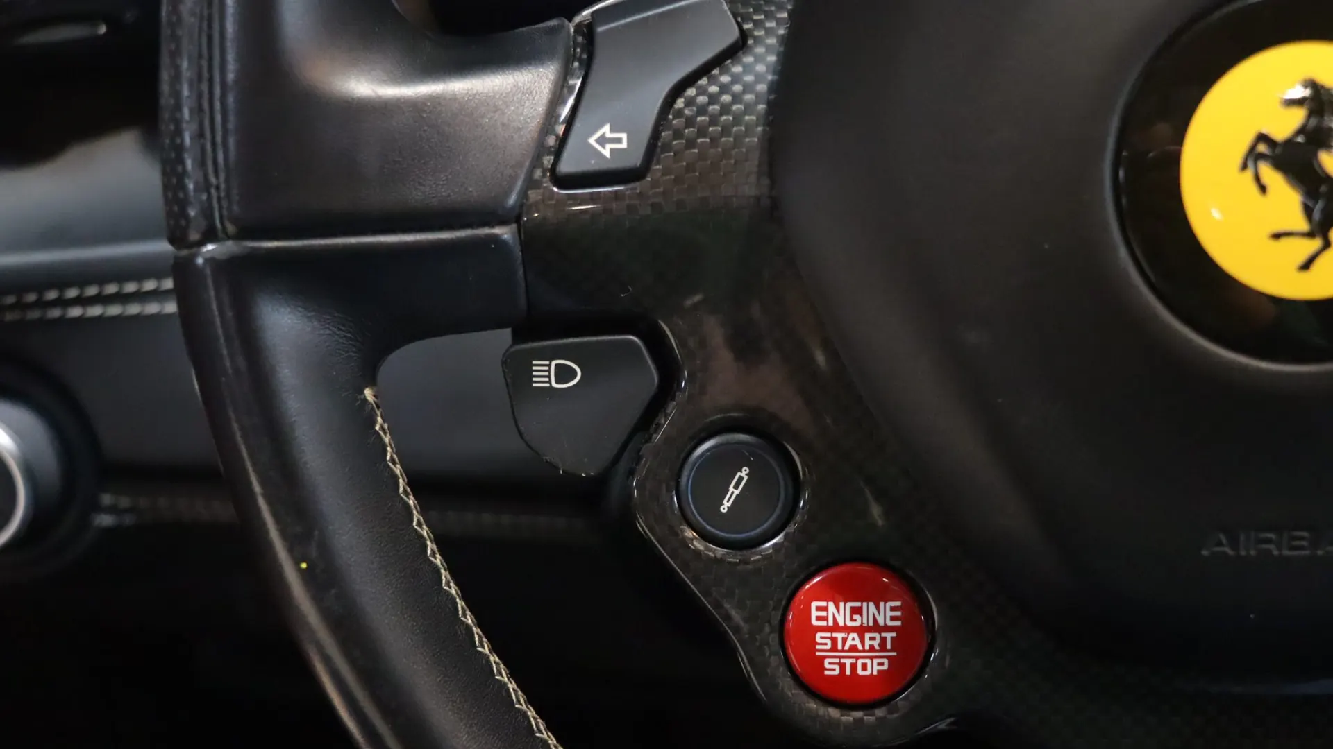 Ferrari 488 — photo 17