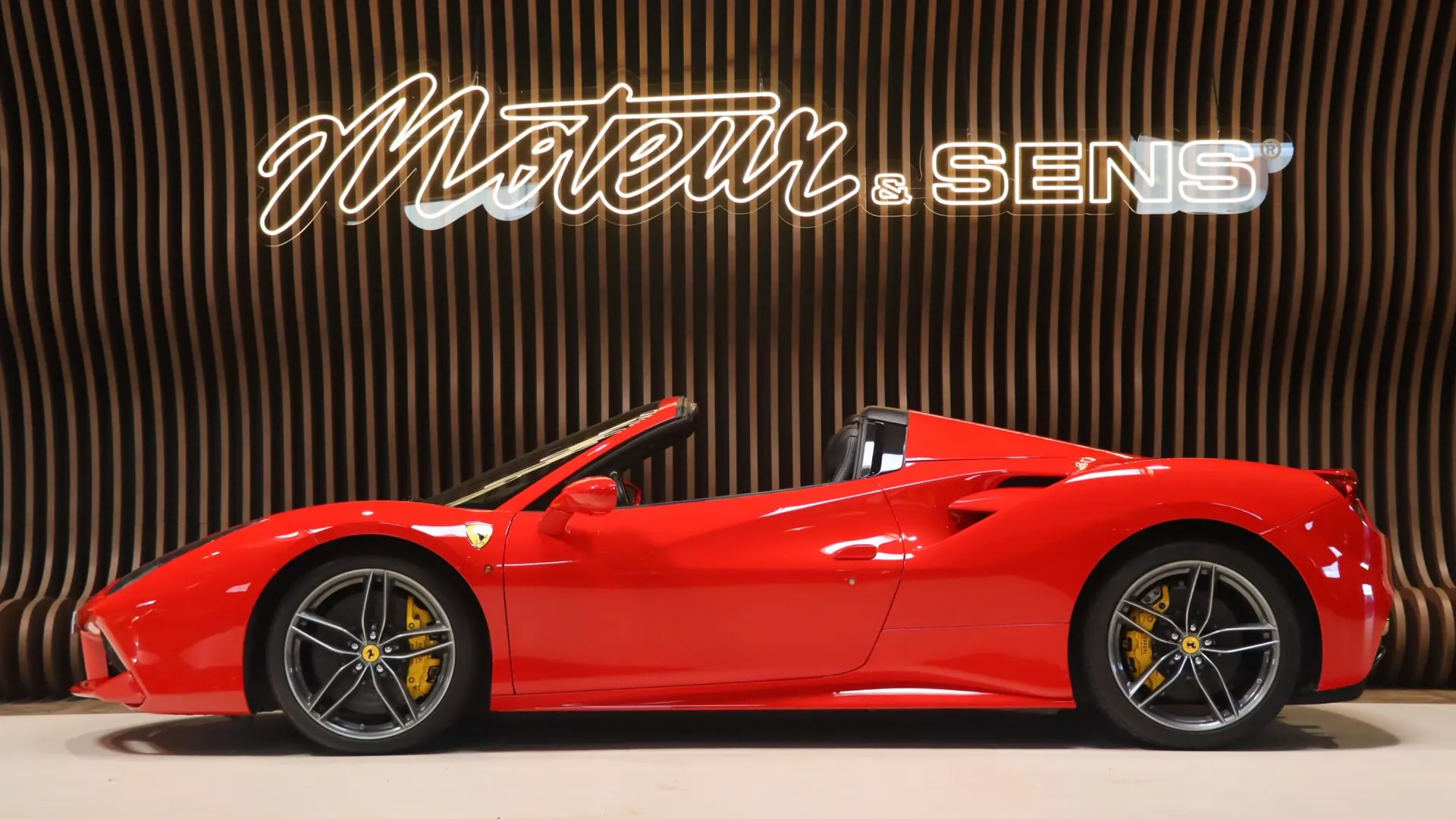 Ferrari 488 — photo 5