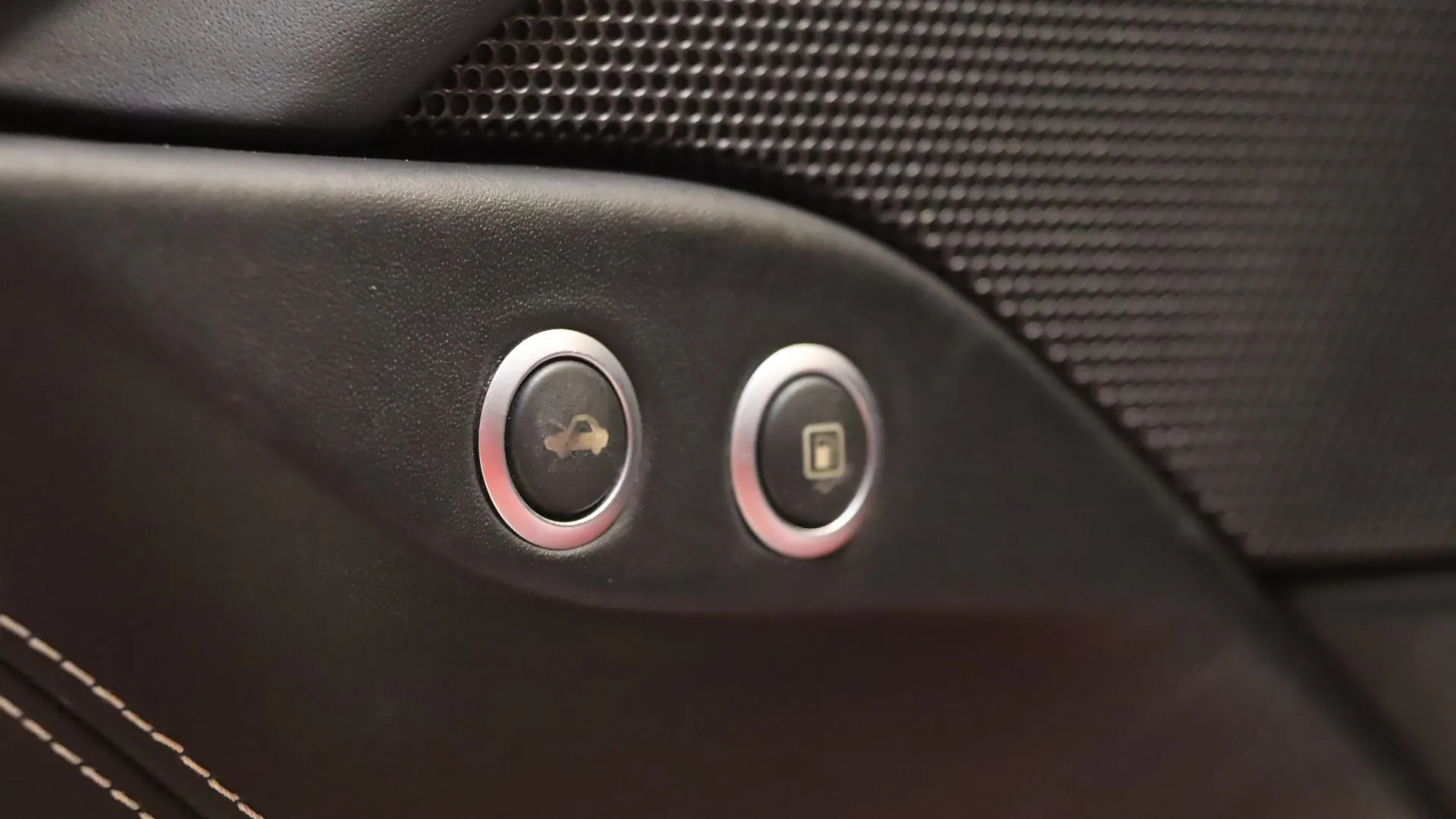 Ferrari 488 — photo 13