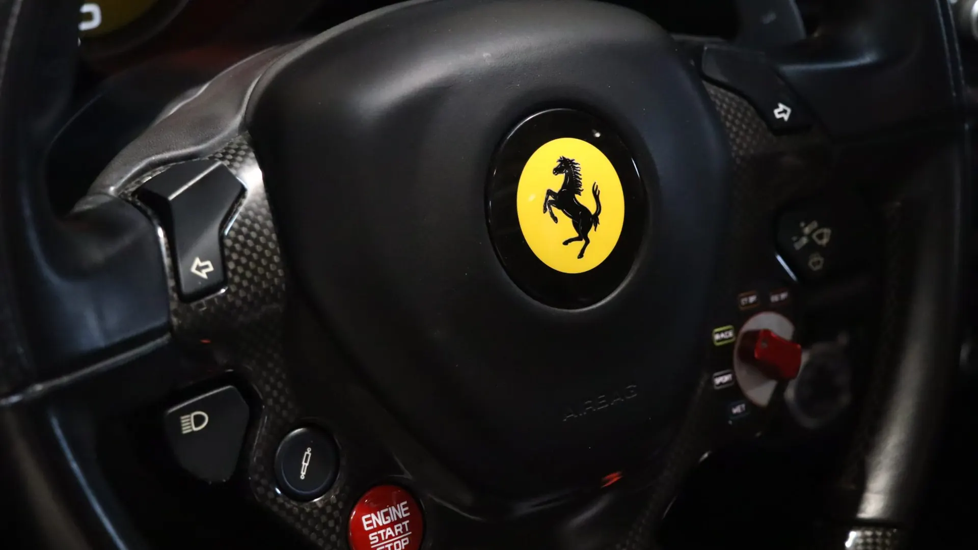 Ferrari 488 — photo 21