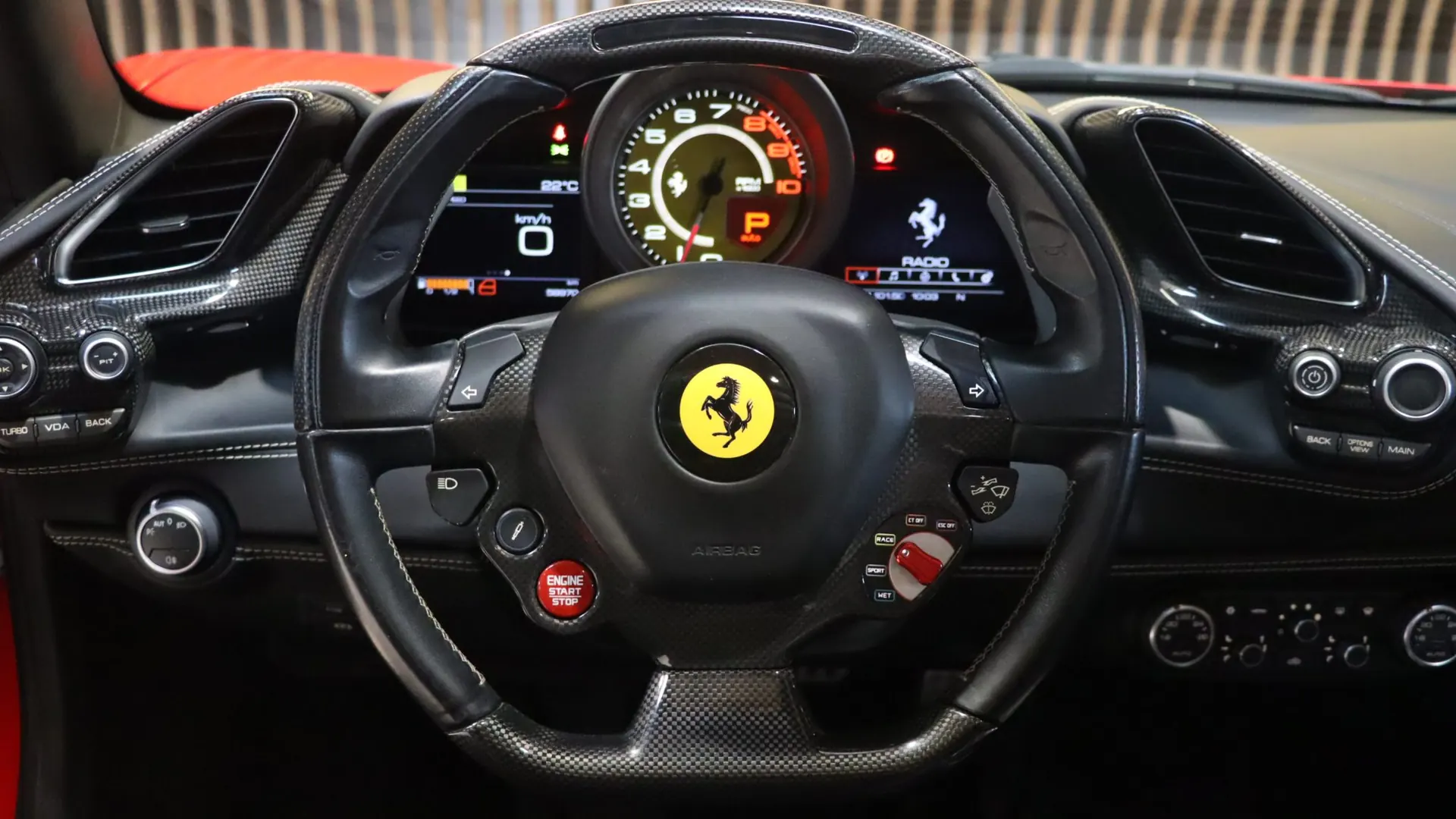 Ferrari 488 — photo 10