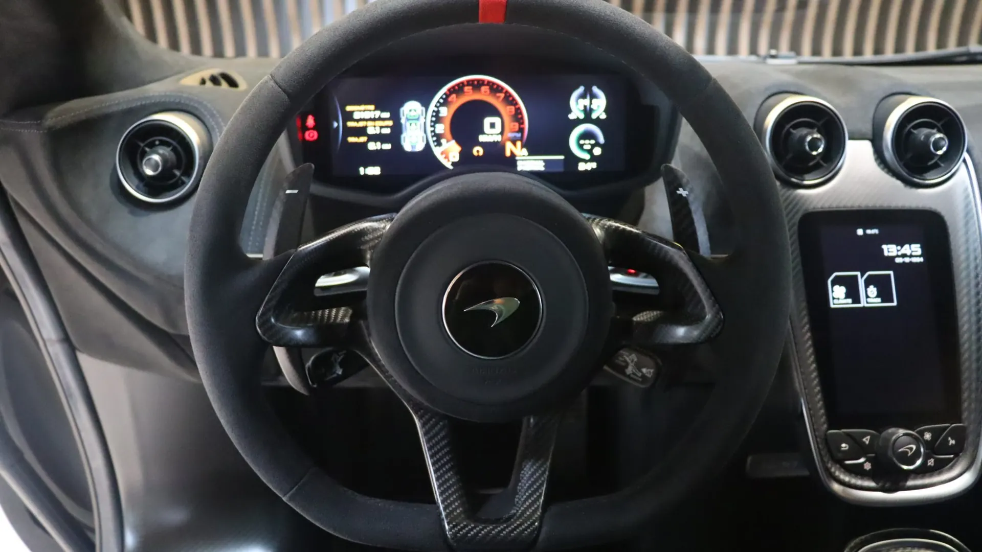 McLaren 620 — photo 9
